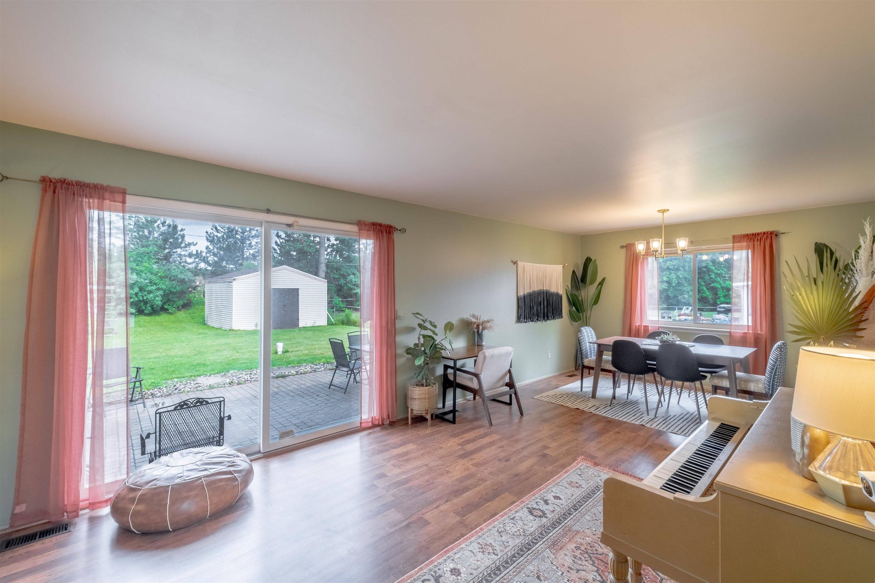 Grand Blanc, MI 48439,5456 Fairview DR