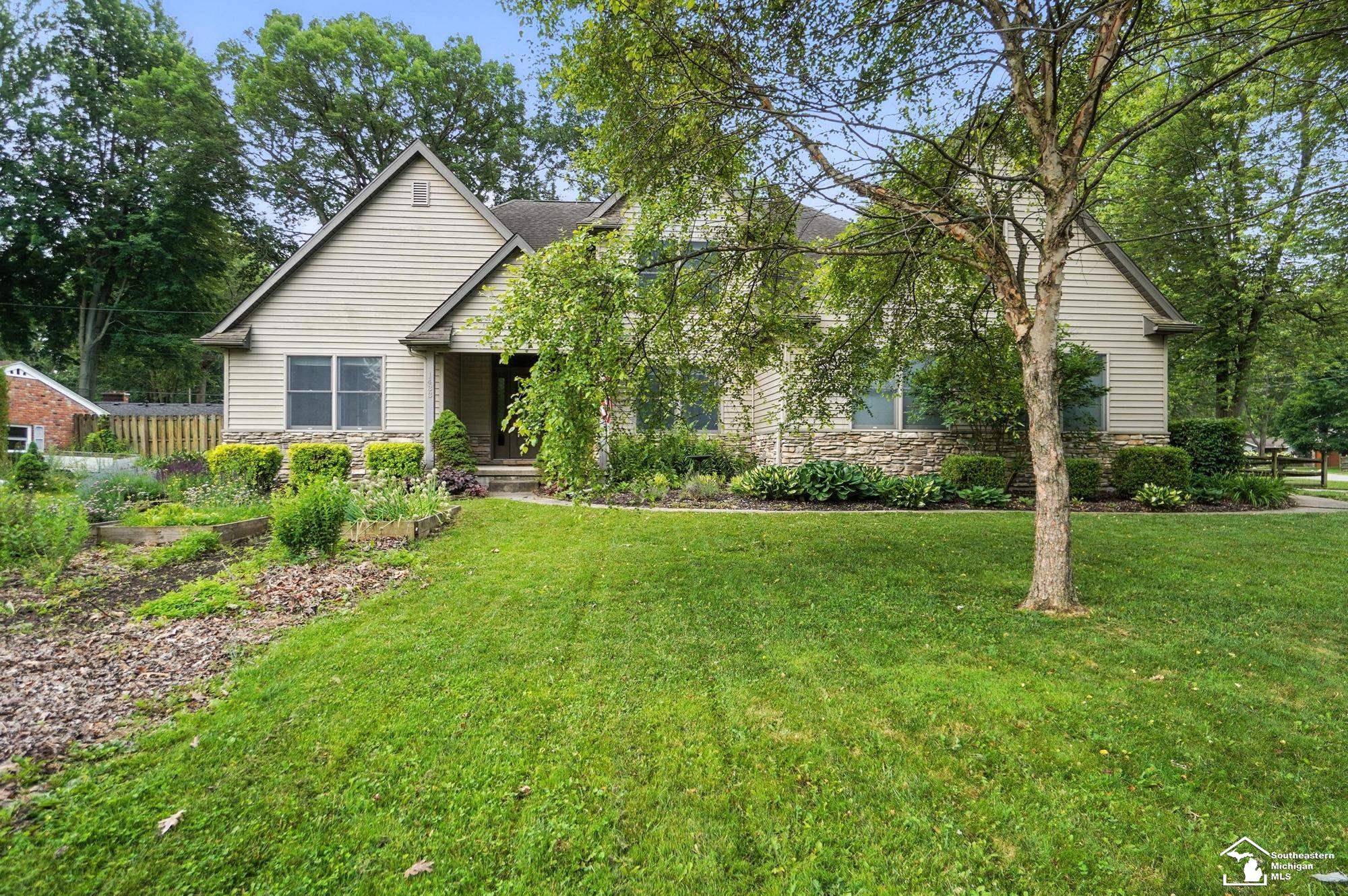 MI 48182,1433 Tennyson DR