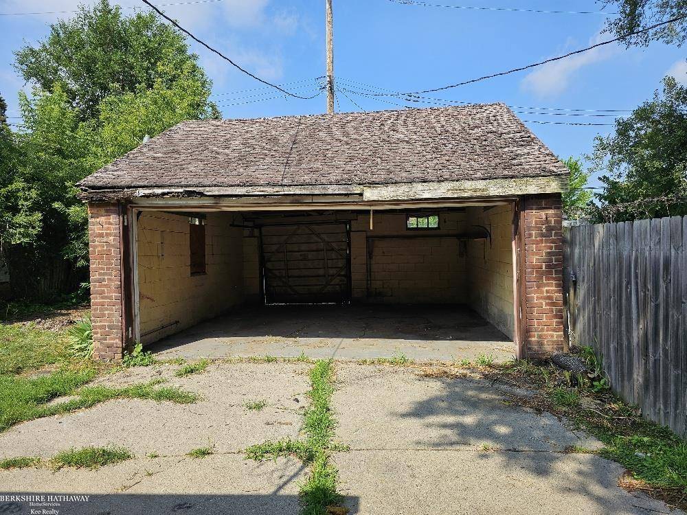 Detroit, MI 48219,19019 Annchester RD