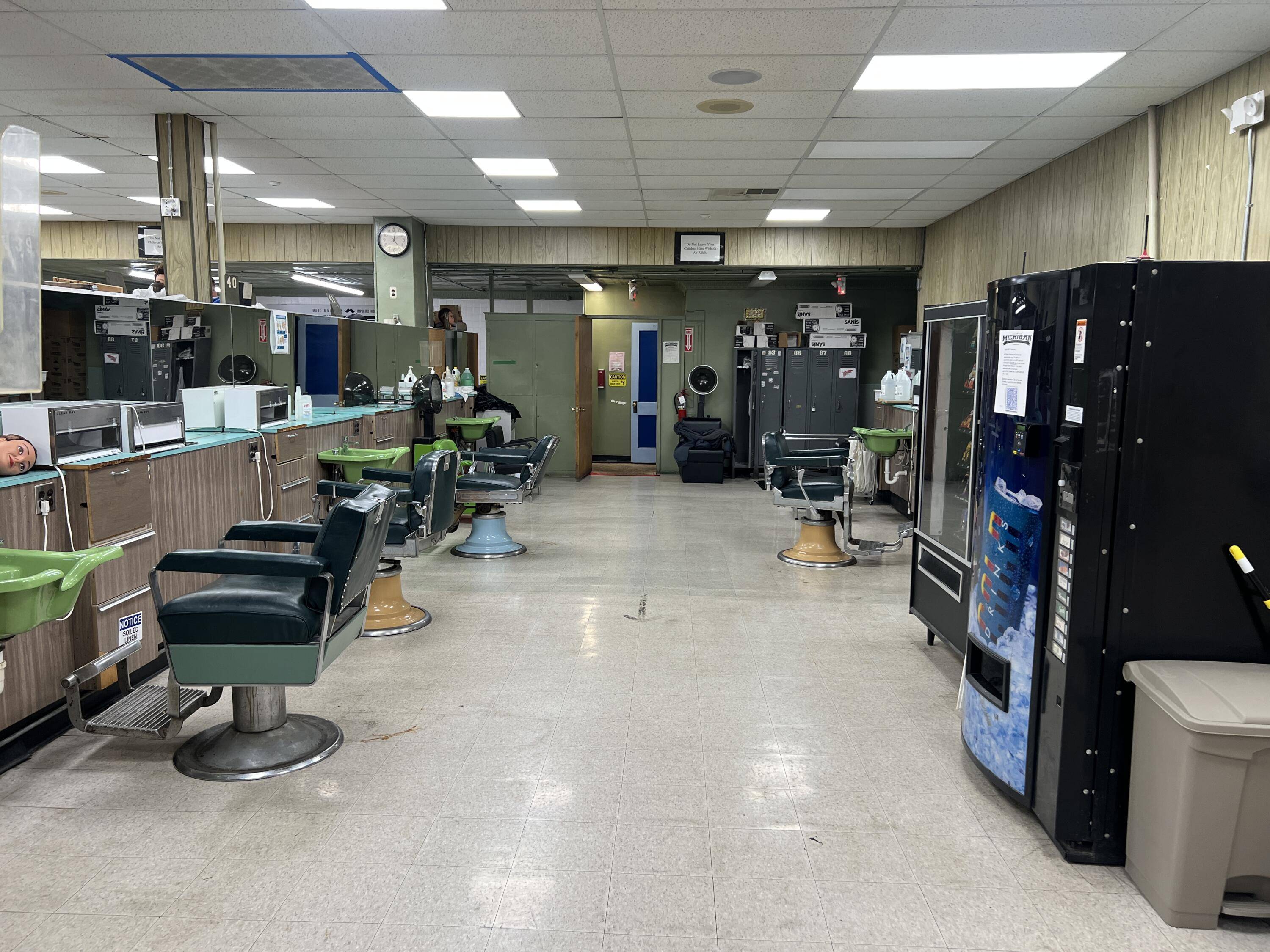 Detroit, MI 48204,8990 Grand River AVE