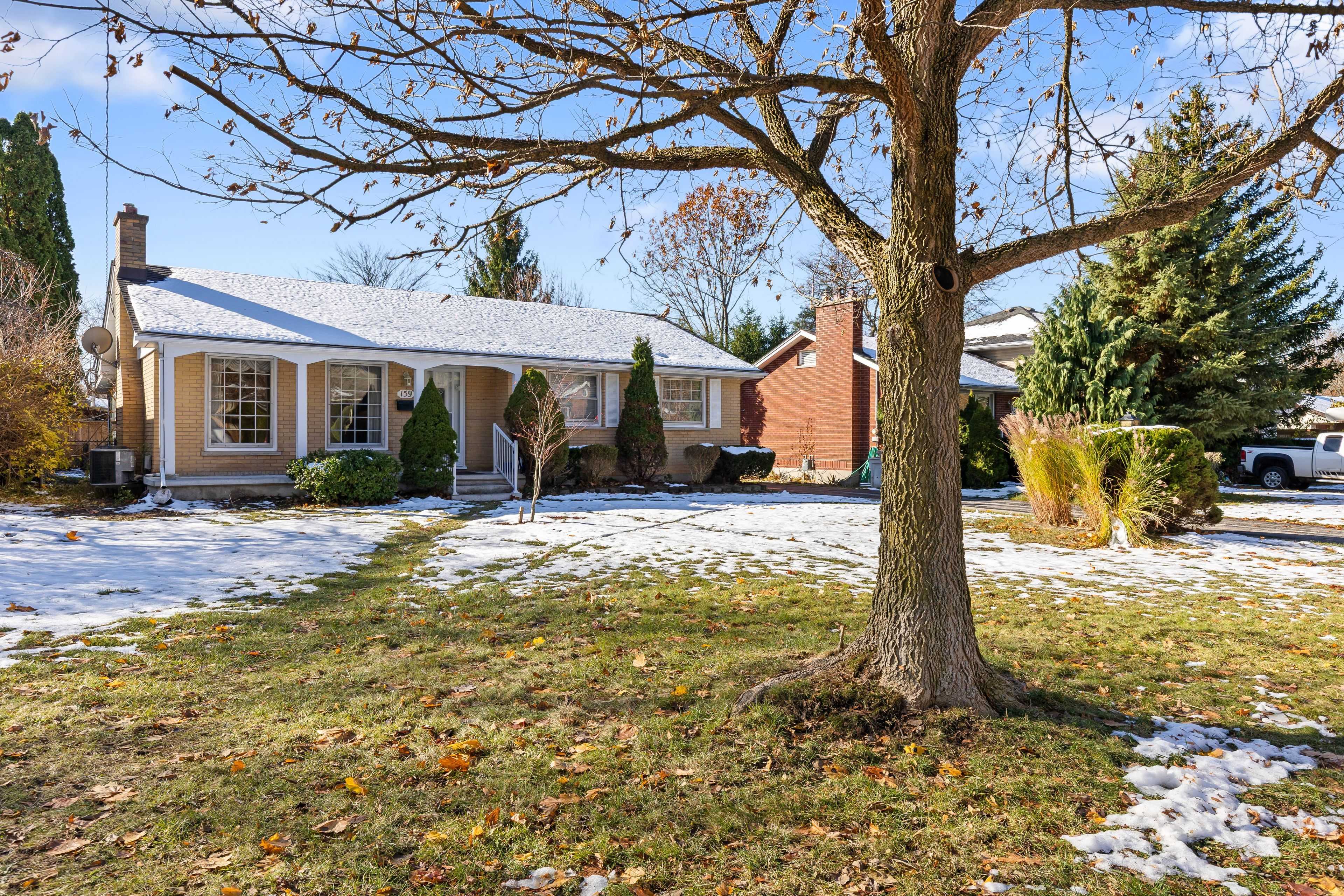 London South, ON N6J 1T7,159 Centre ST