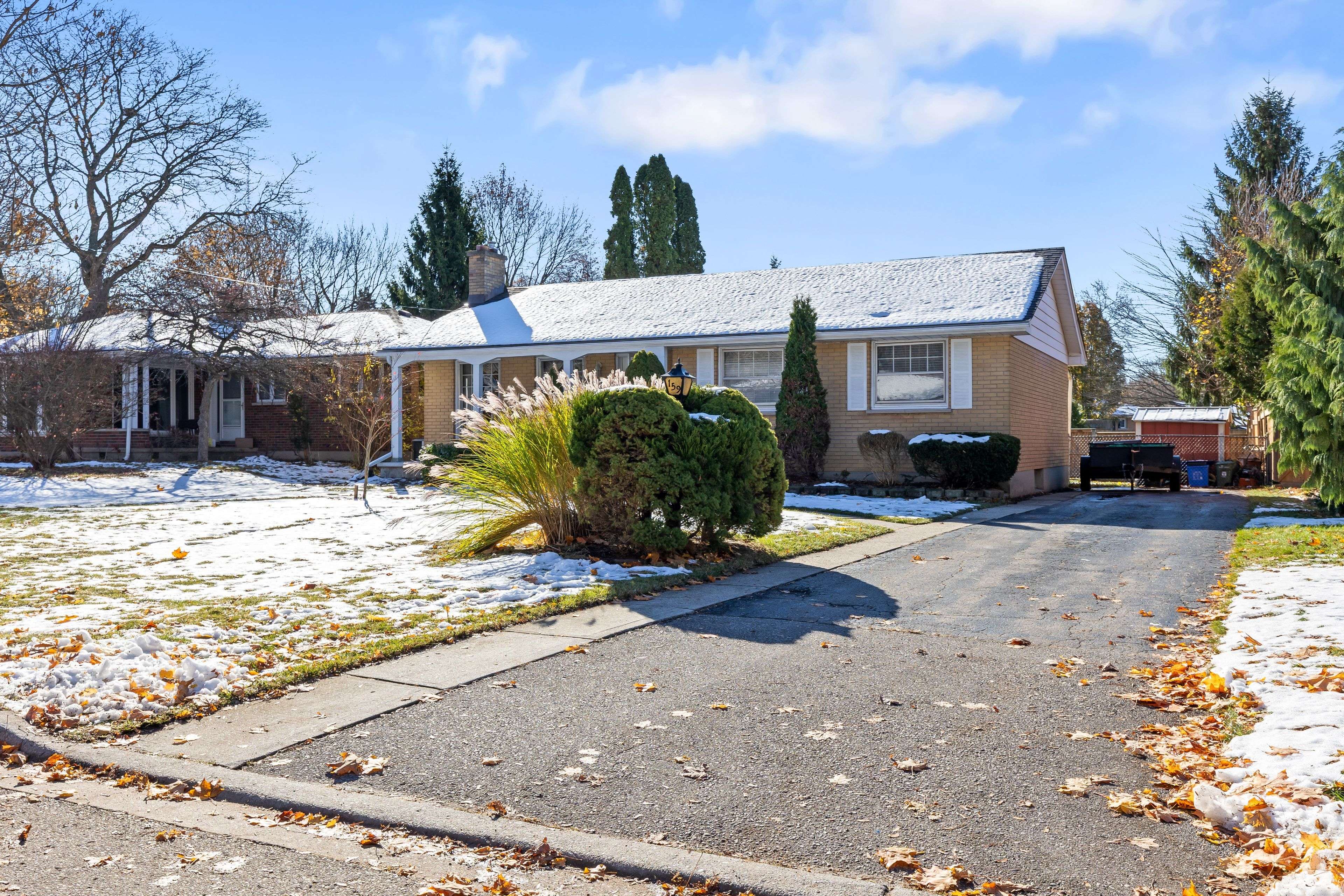 London South, ON N6J 1T7,159 Centre ST