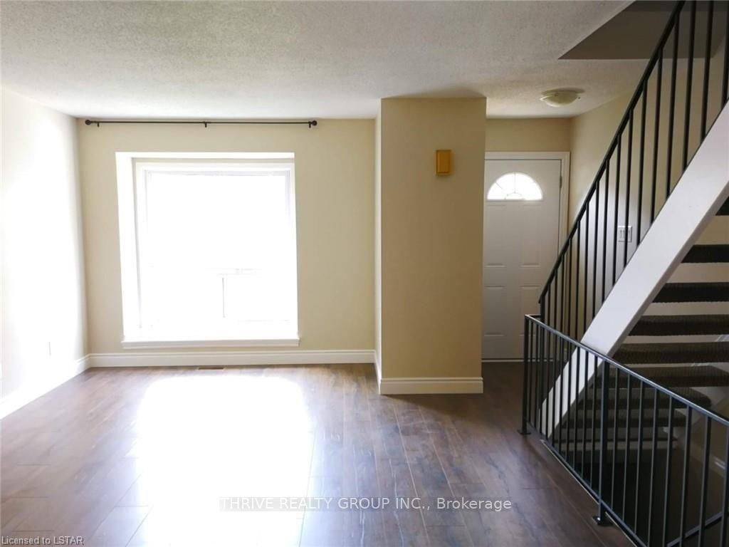 London North, ON N6H 4R4,70 FIDDLERS GREEN RD #86