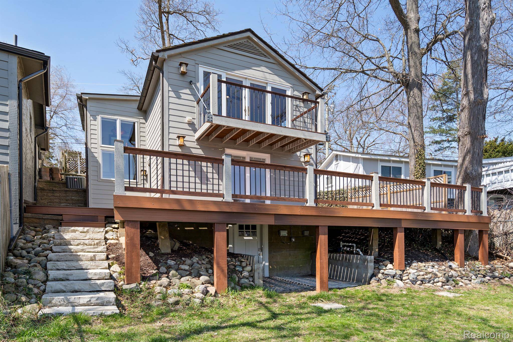 Lake Orion, MI 48362,561 Bellevue AVE