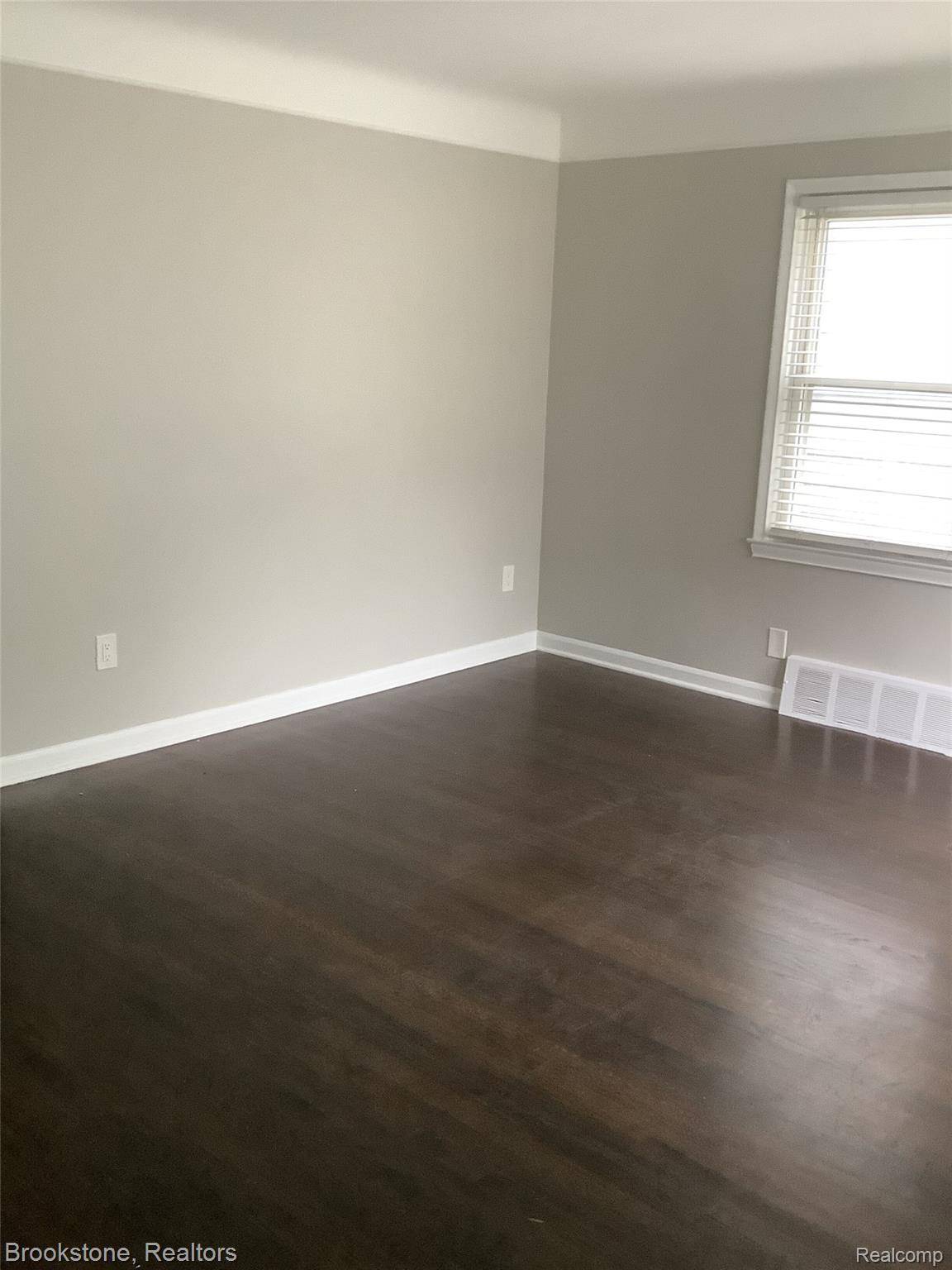 Royal Oak, MI 48067,113 S Minerva AVE