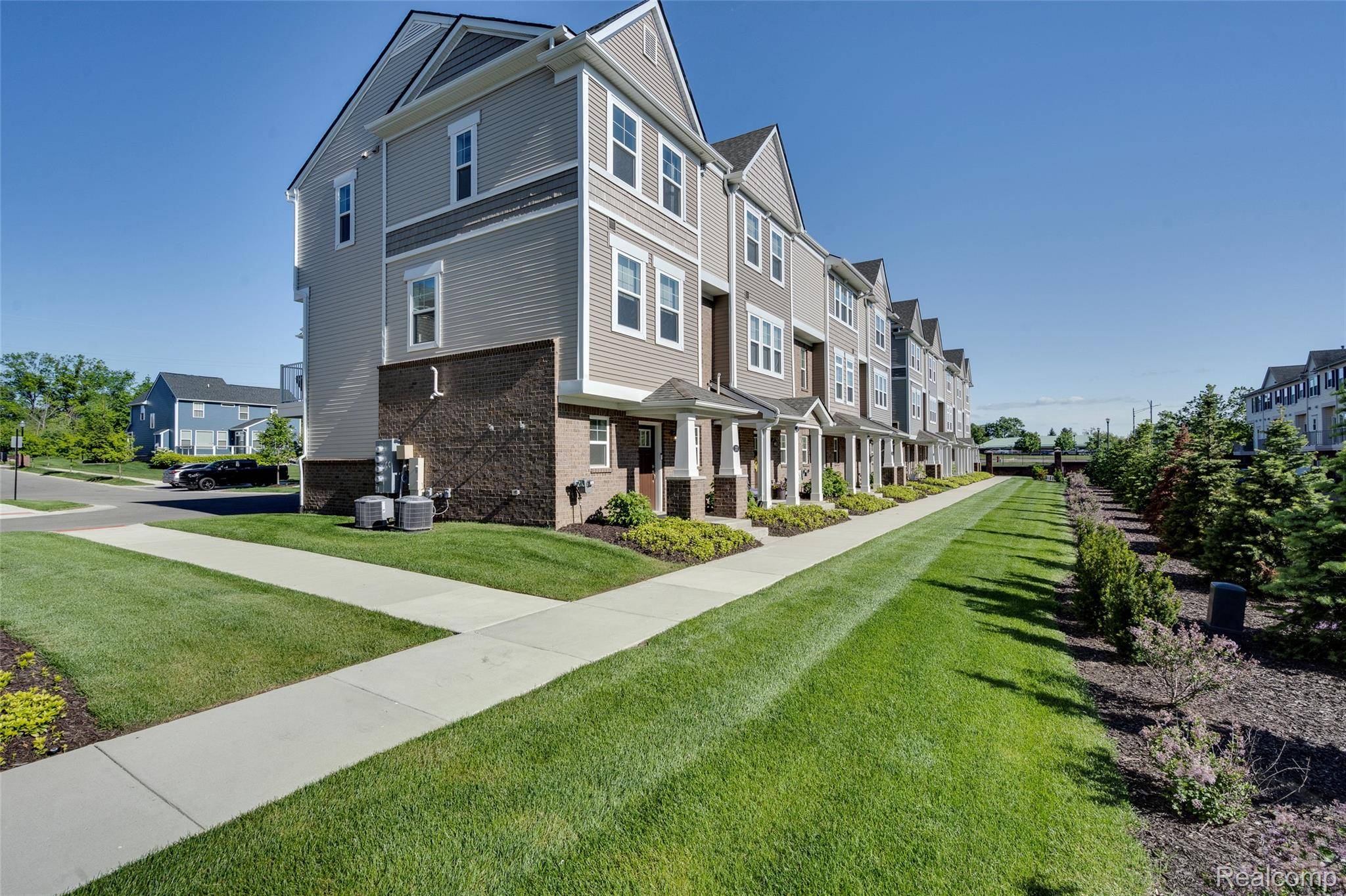 Wixom, MI 48393,137 Monument LN