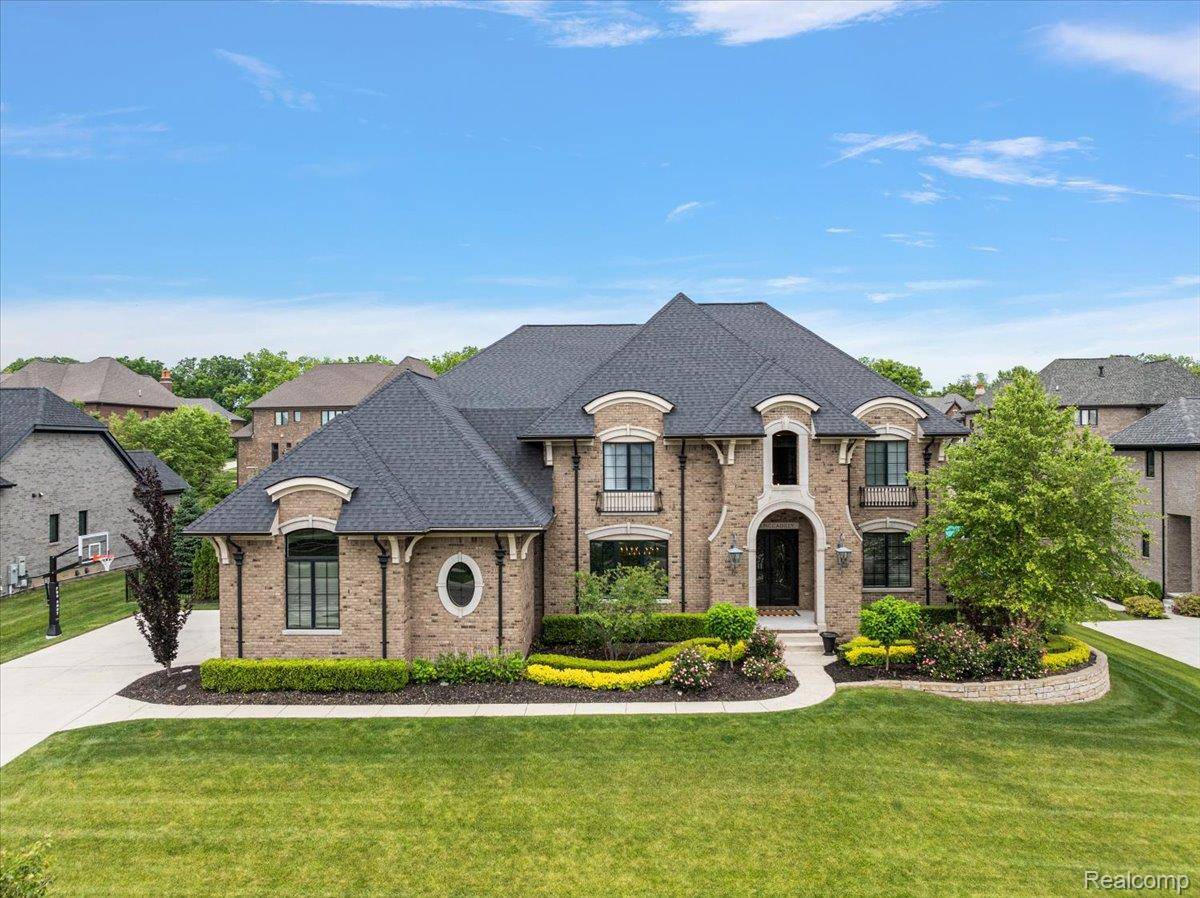 Rochester Hills, MI 48309,3610 Piccadilly DR