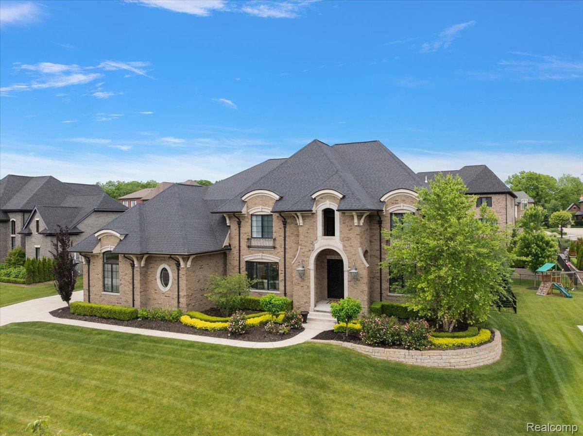 Rochester Hills, MI 48309,3610 Piccadilly DR