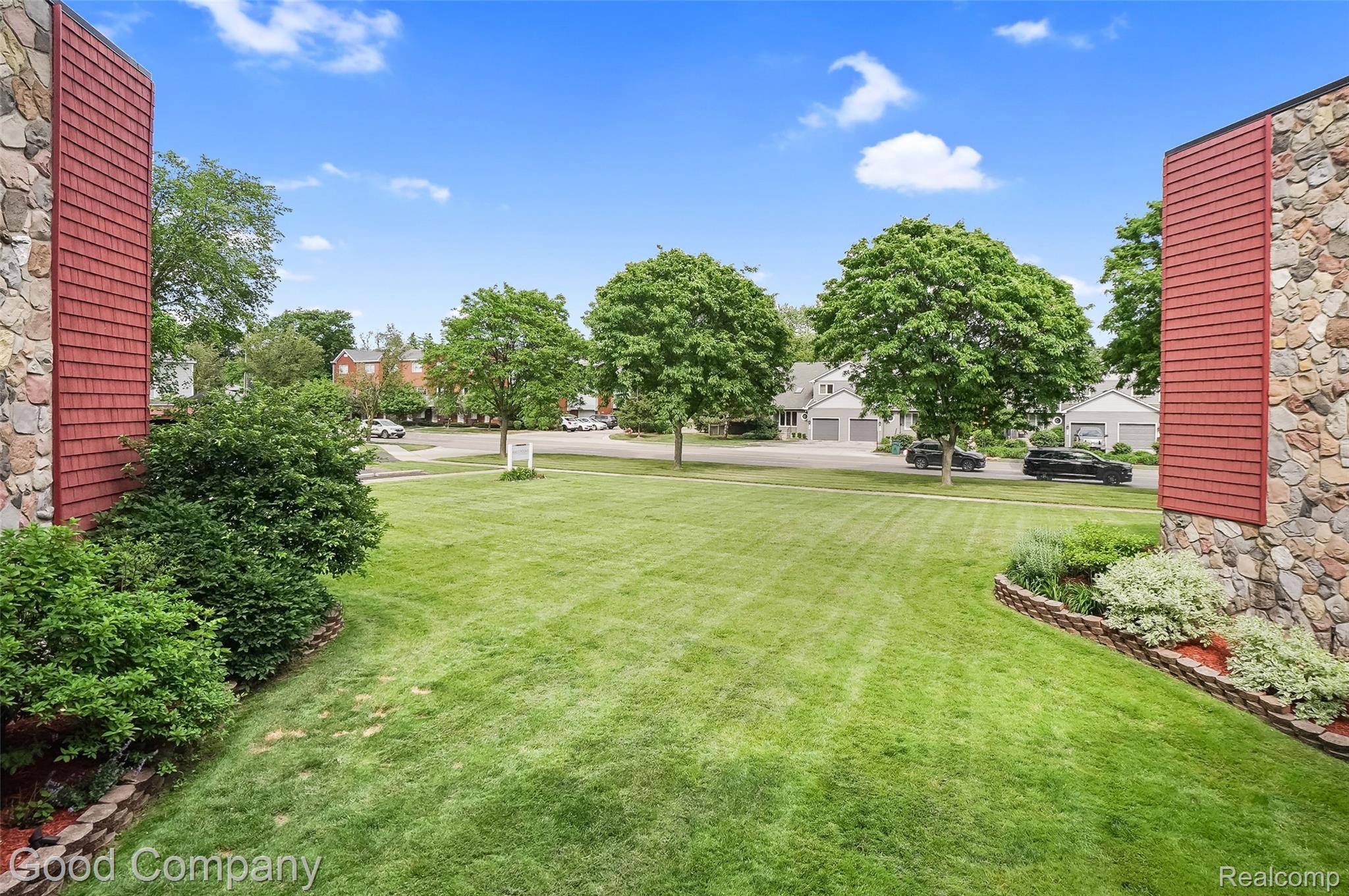 Royal Oak, MI 48073,4345 Crooks RD #24