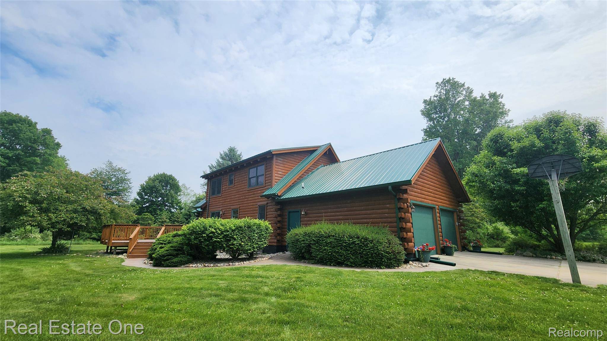 Lapeer, MI 48446,4638 Holly Lake RD