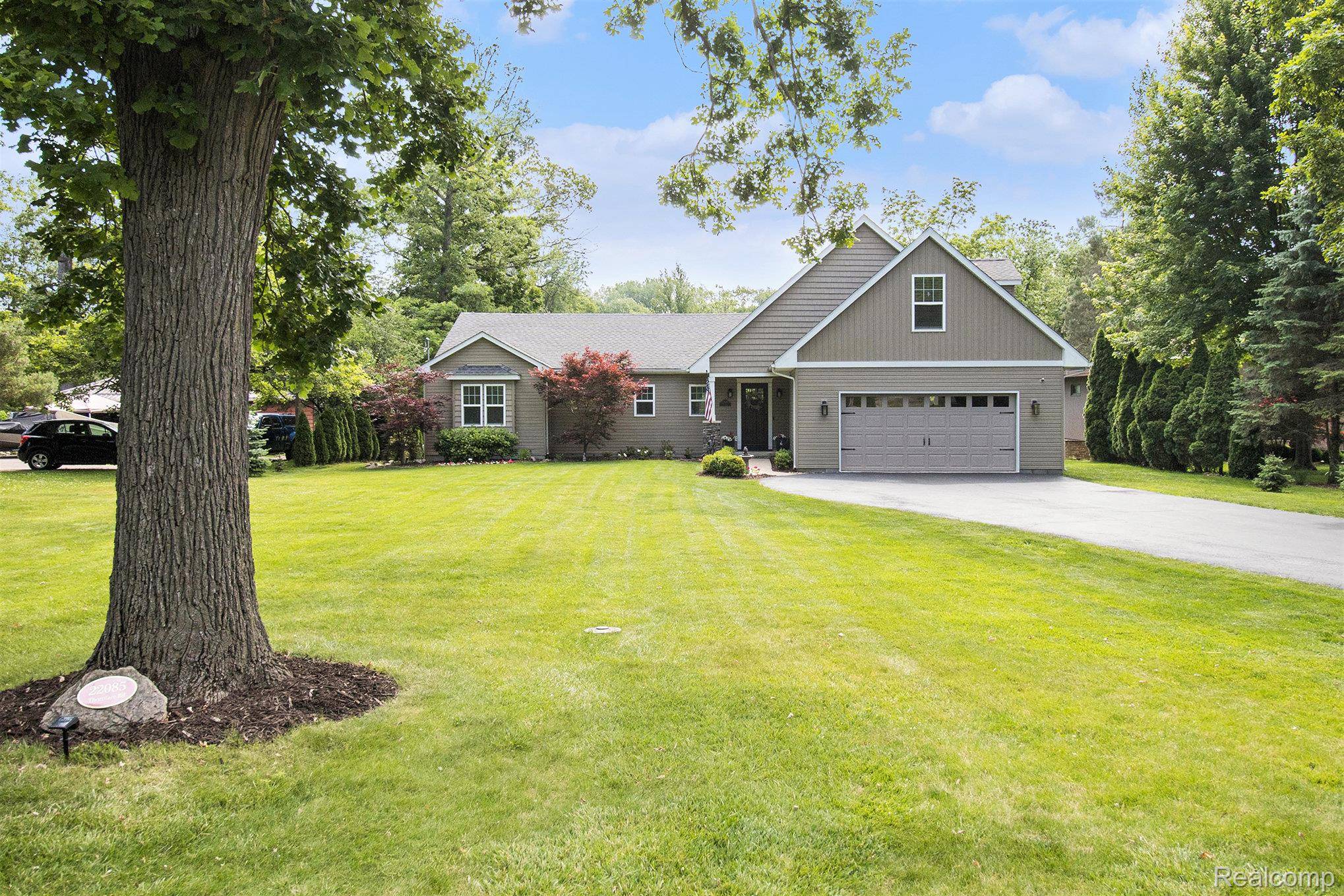 Grosse Ile, MI 48138,22085 Thorofare RD