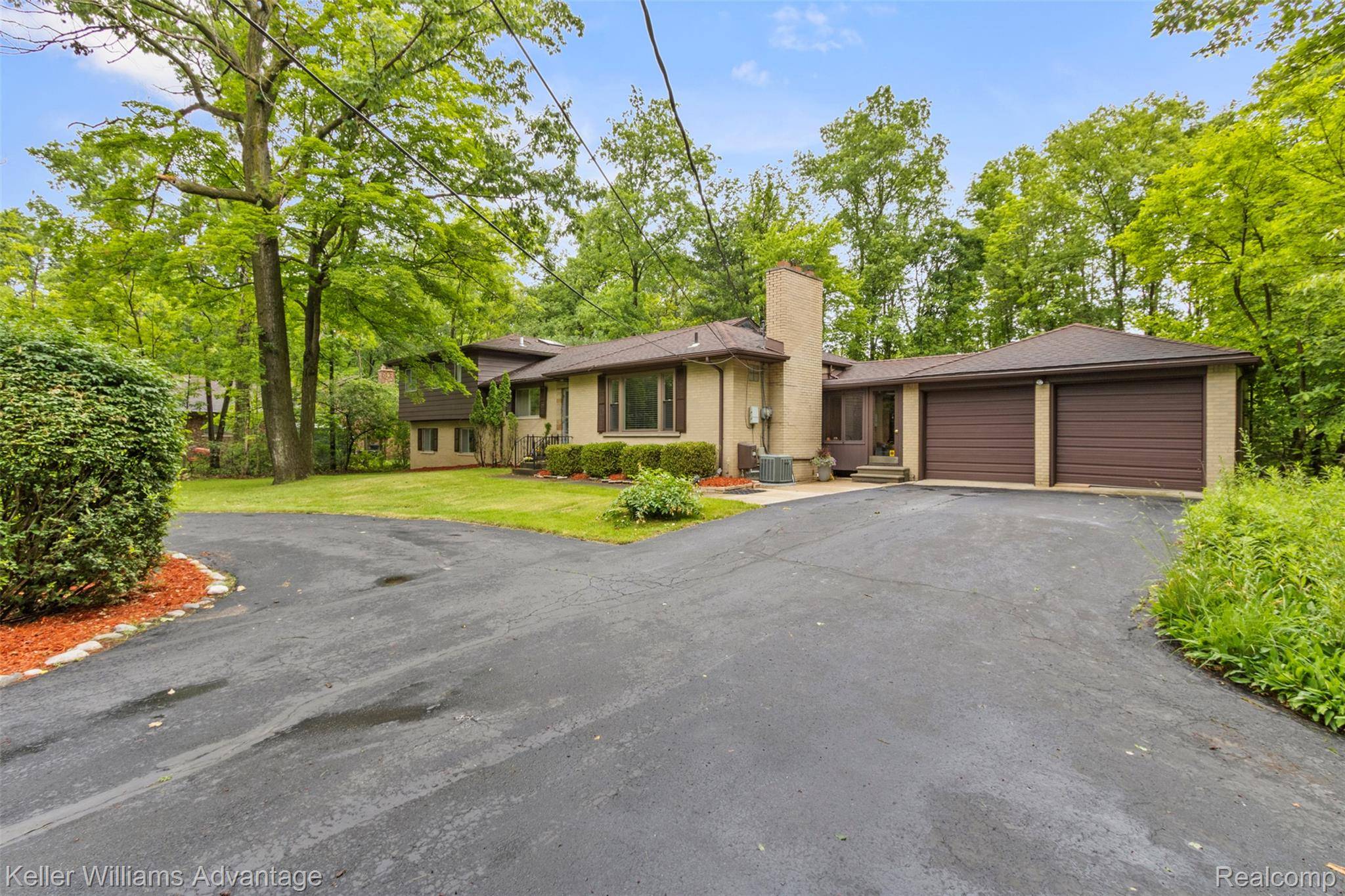 Southfield, MI 48034,29866 Woodland DR