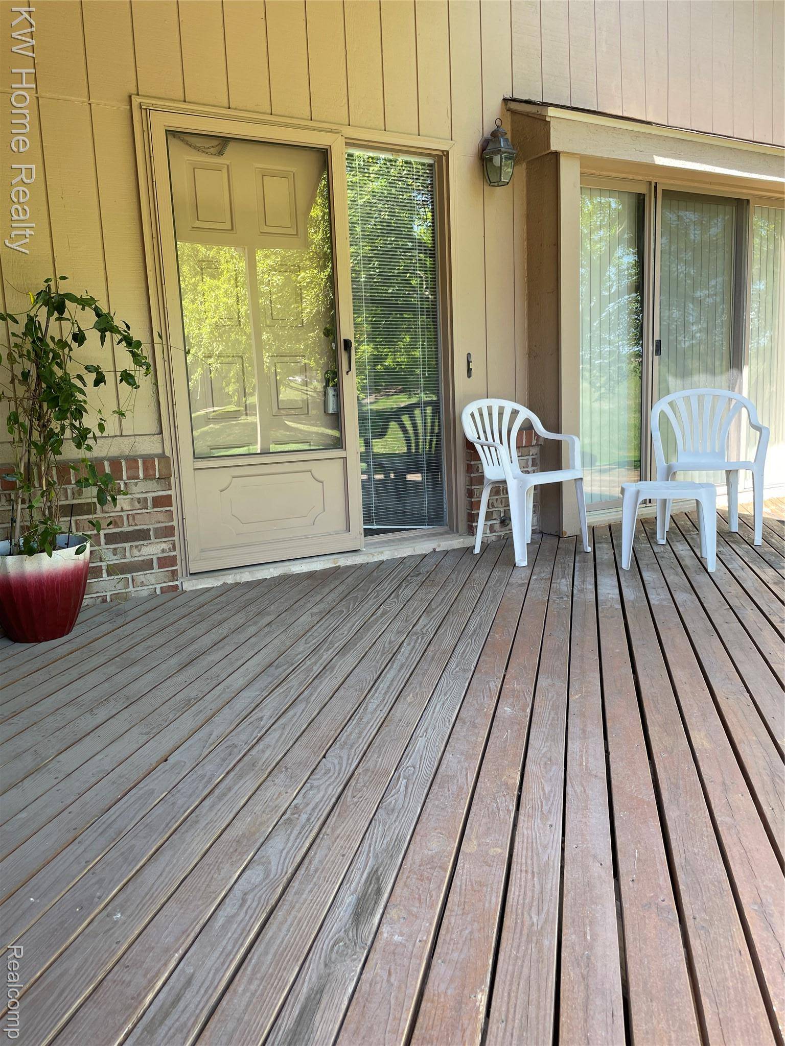 Livonia, MI 48152,37444 N Laurel Park DR #3