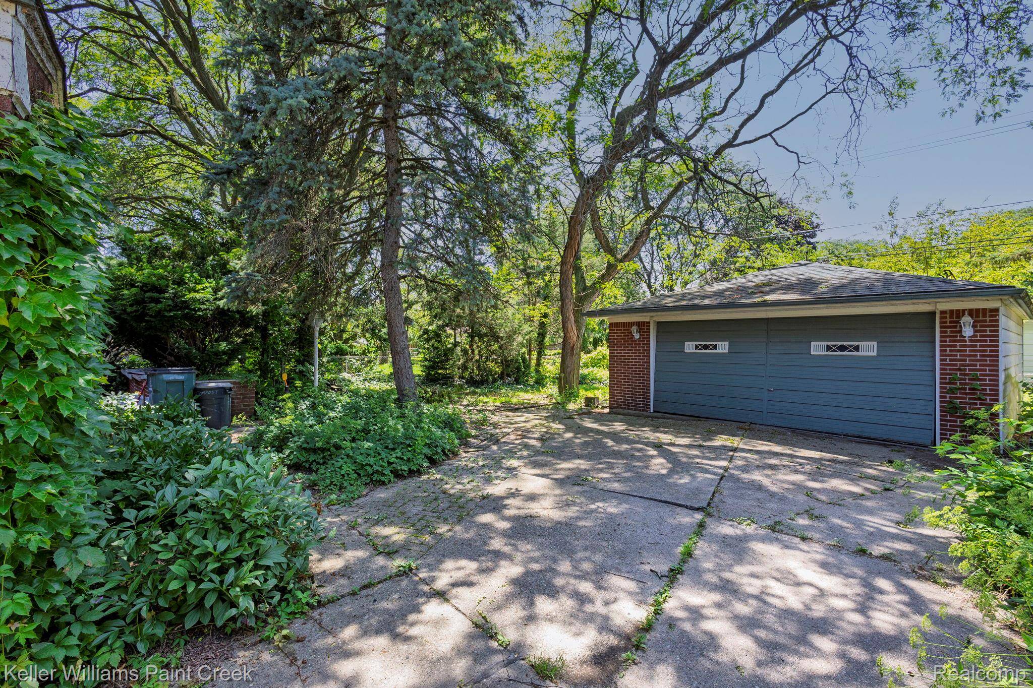 Troy, MI 48083,2703 Downey DR