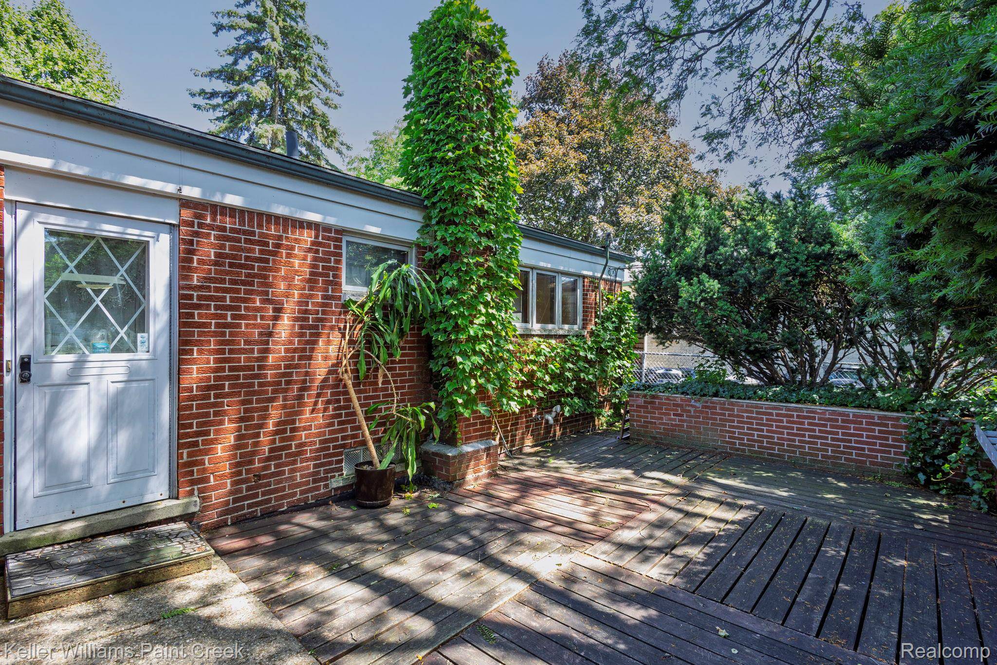 Troy, MI 48083,2703 Downey DR