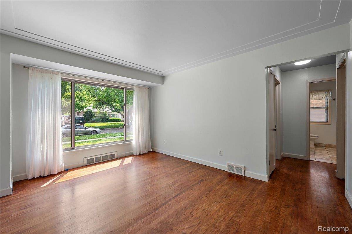 Redford, MI 48240,17677 Denby