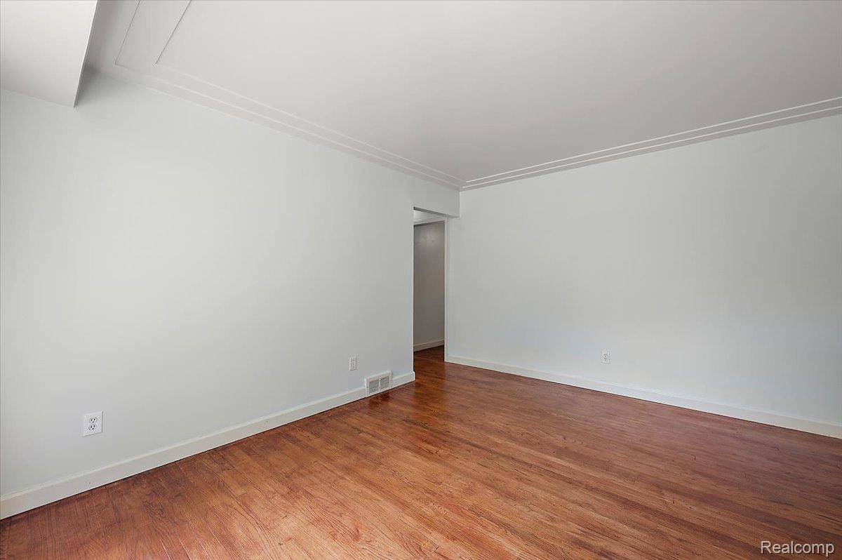 Redford, MI 48240,17677 Denby