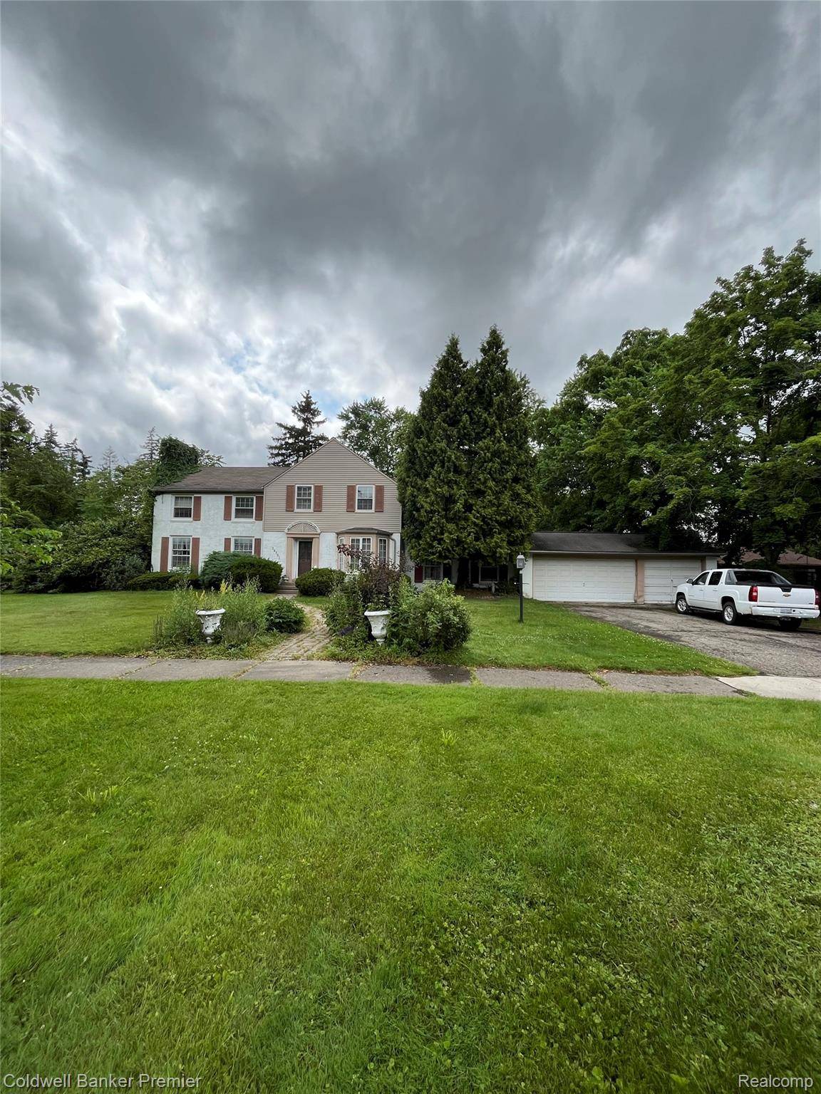 Lathrup Village, MI 48076,26751 Meadowbrook WAY