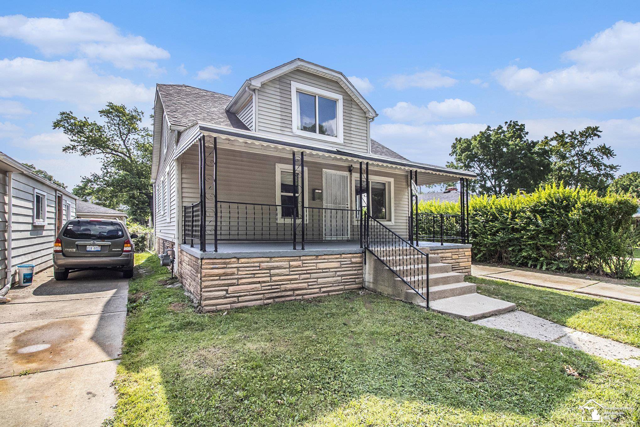 Dearborn Heights, MI 48125,5369 Weddell ST