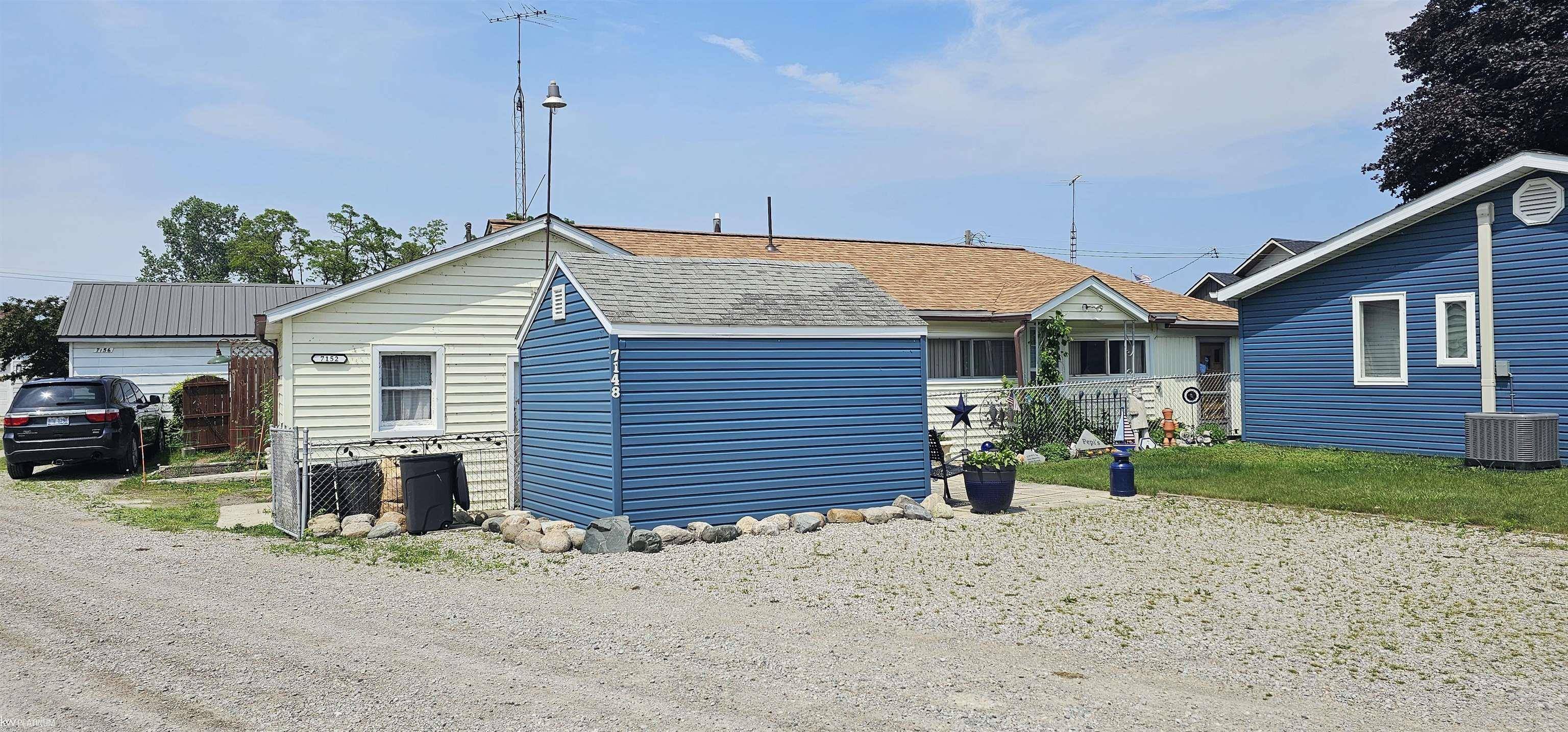 7152 Hillcrest DR, Burtchville Twp, MI 48059