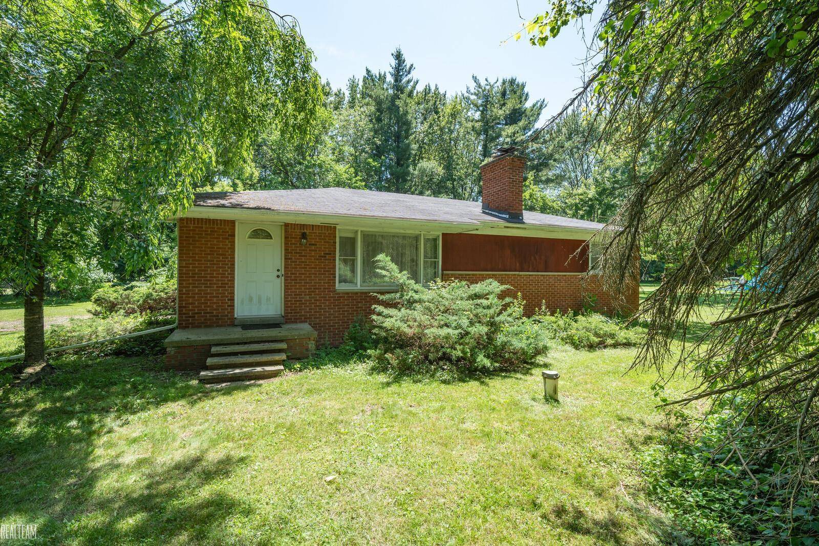 Rochester Hills, MI 48309,1755 W Avon RD