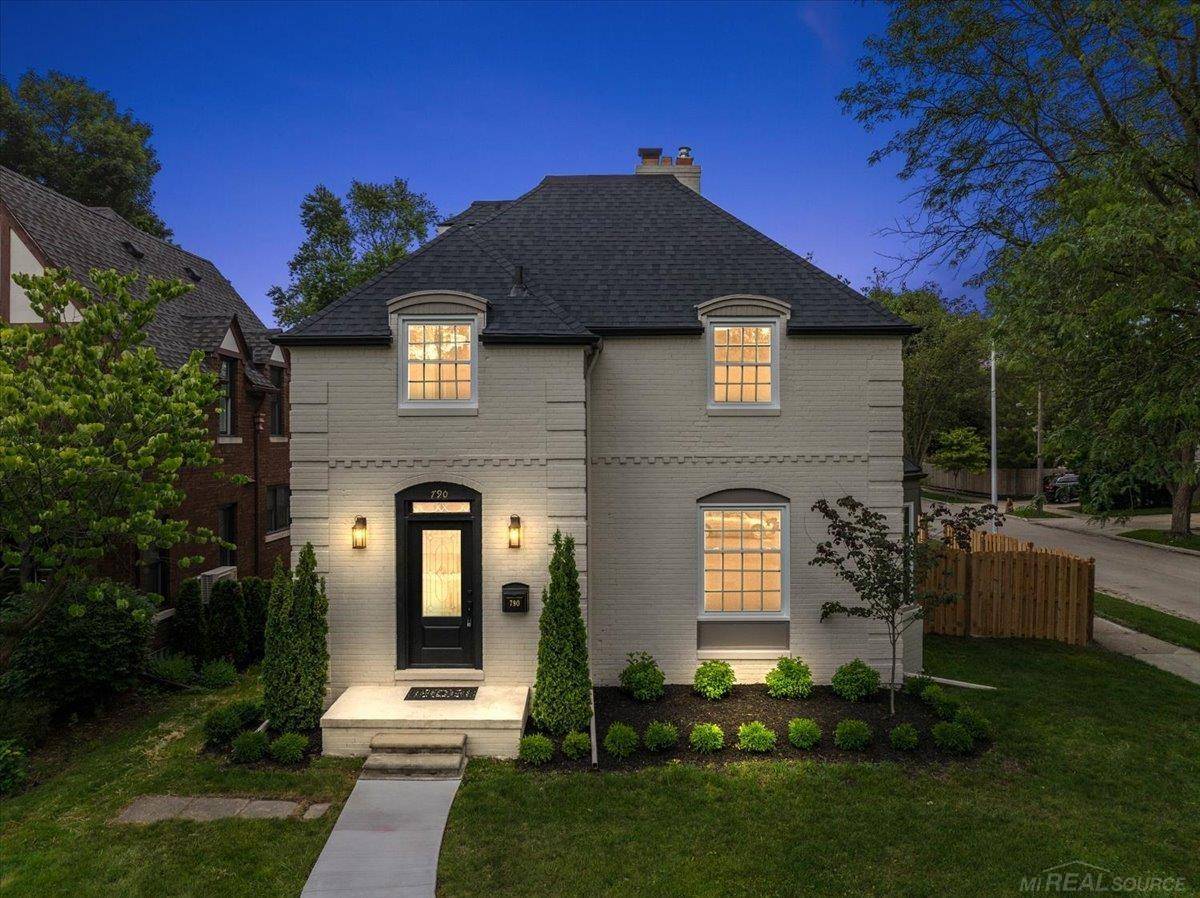 Grosse Pointe, MI 48230,790 Washington ST
