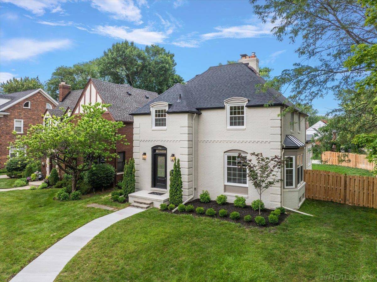 Grosse Pointe, MI 48230,790 Washington ST