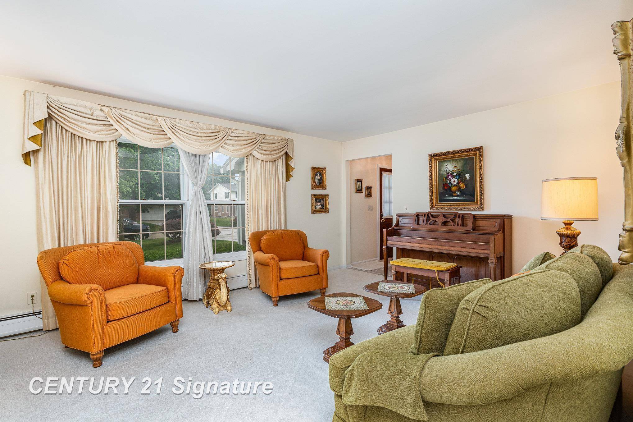 Saginaw, MI 48638,211 Holbrook LN