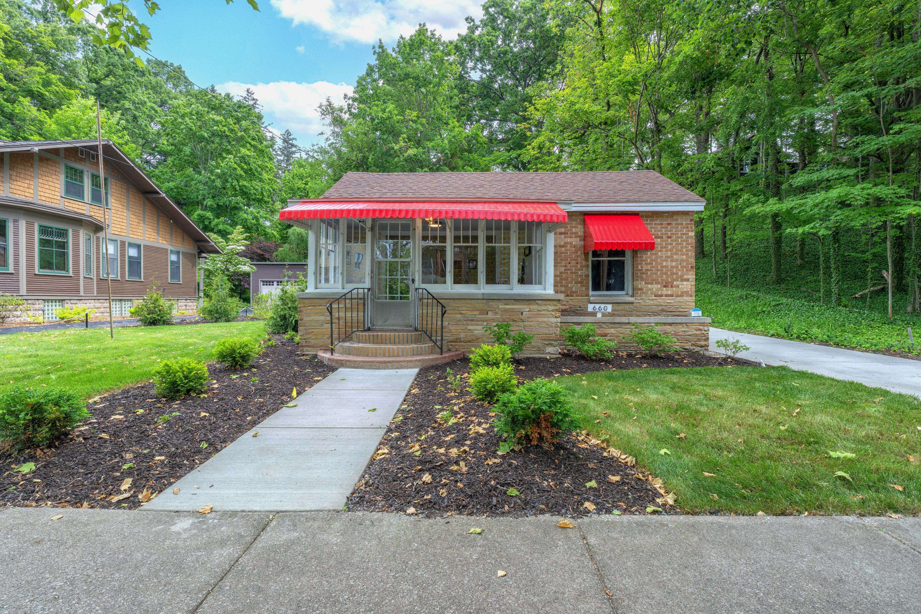 Saugatuck, MI 49453,660 Lake ST