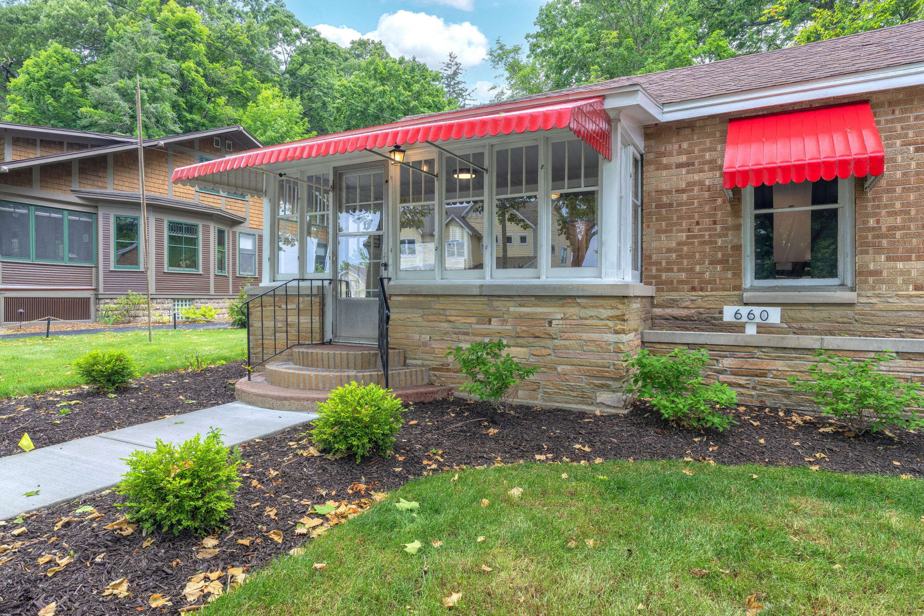 Saugatuck, MI 49453,660 Lake ST