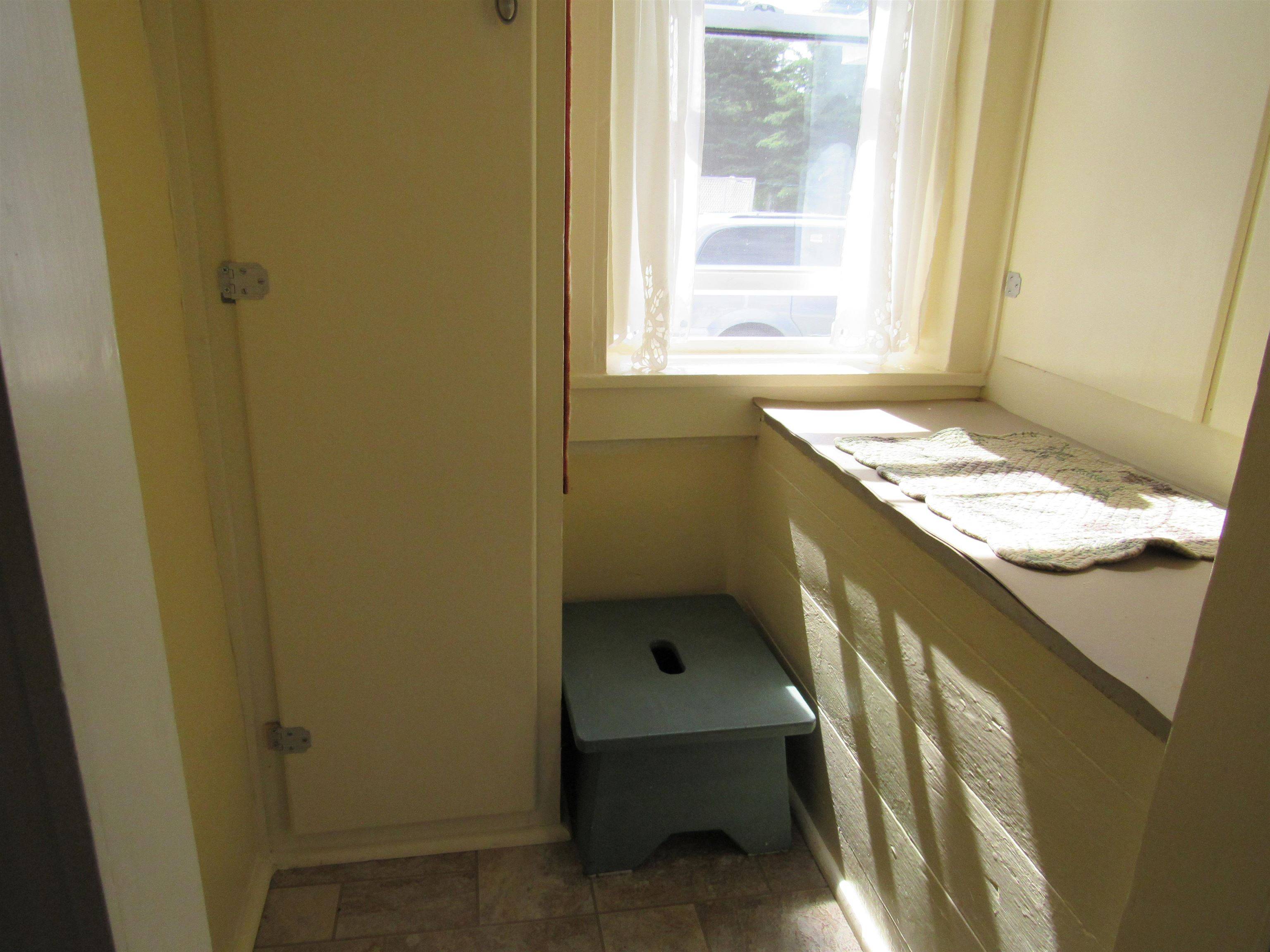 East Tawas, MI 48730,705 E Bay ST