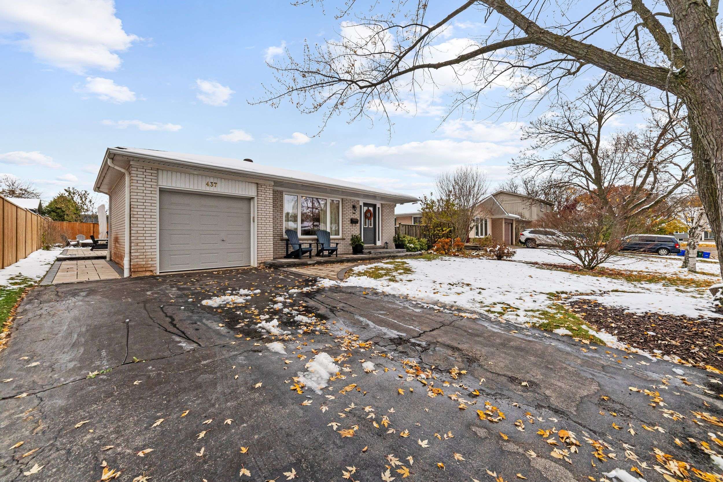 Oakville, ON L6L 3M1,437 Withnell CRES