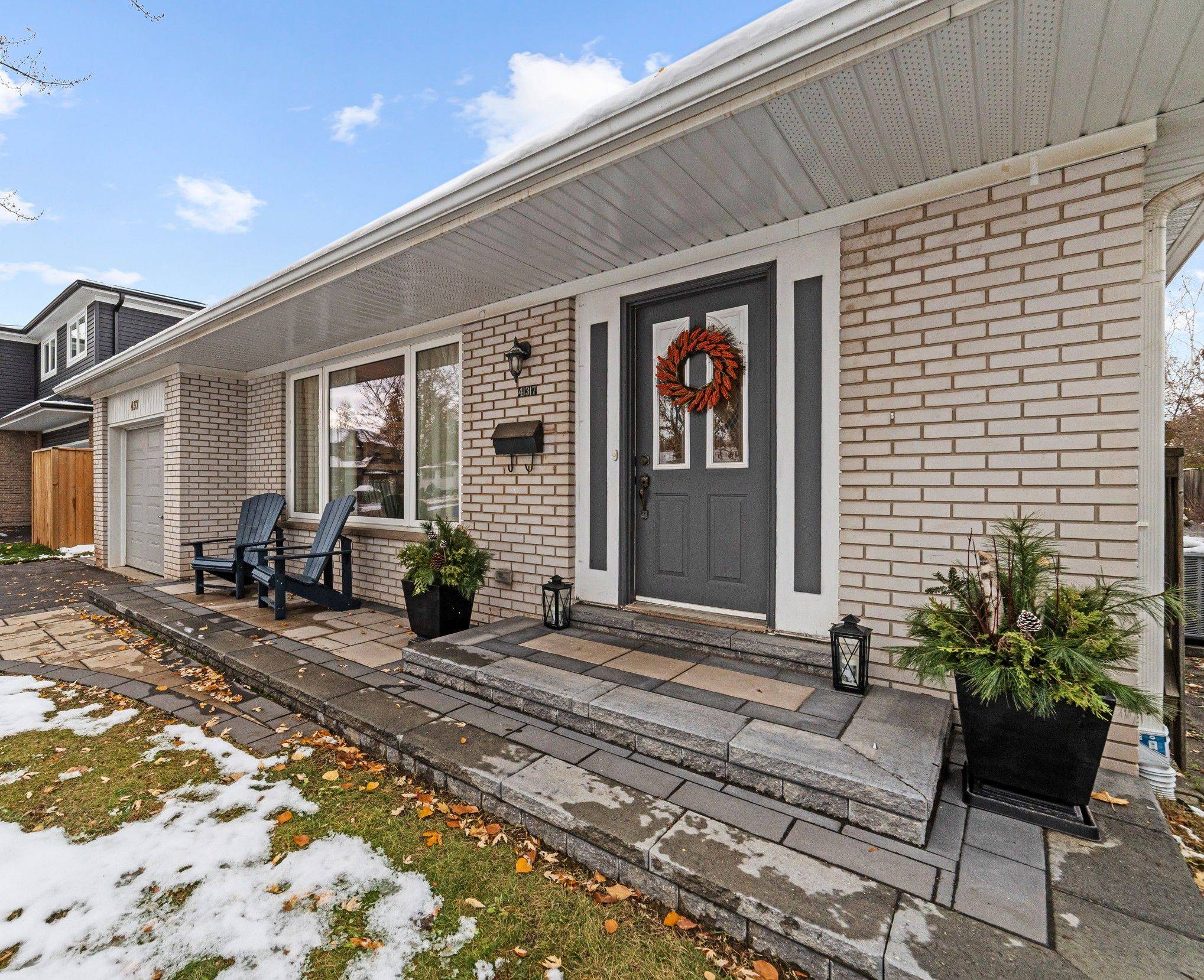 Oakville, ON L6L 3M1,437 Withnell CRES