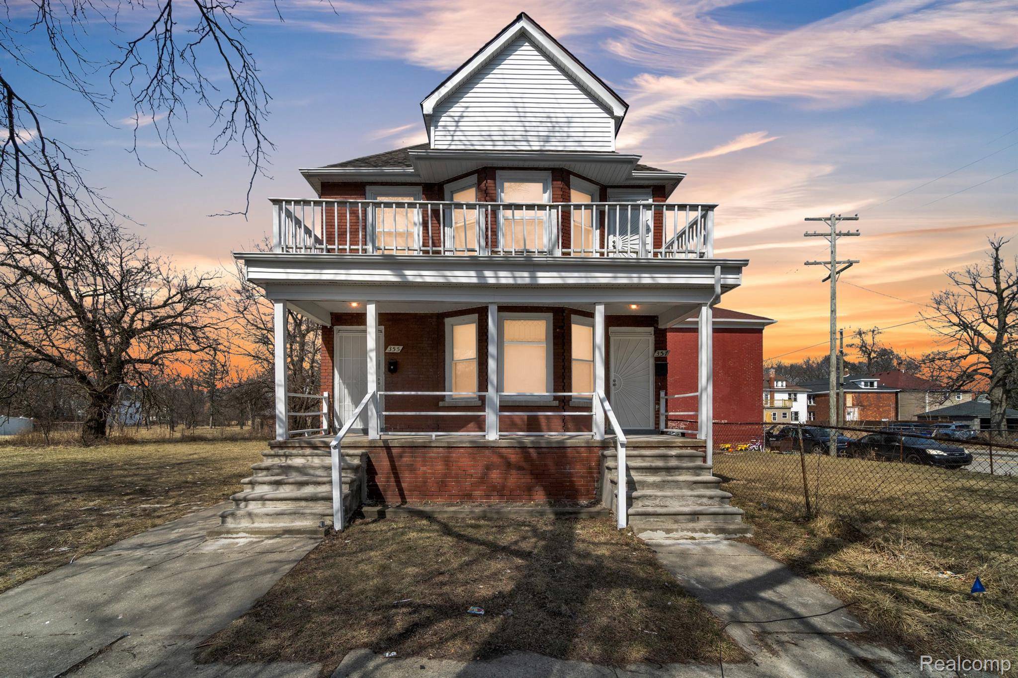 Detroit, MI 48202,355 ROSEDALE