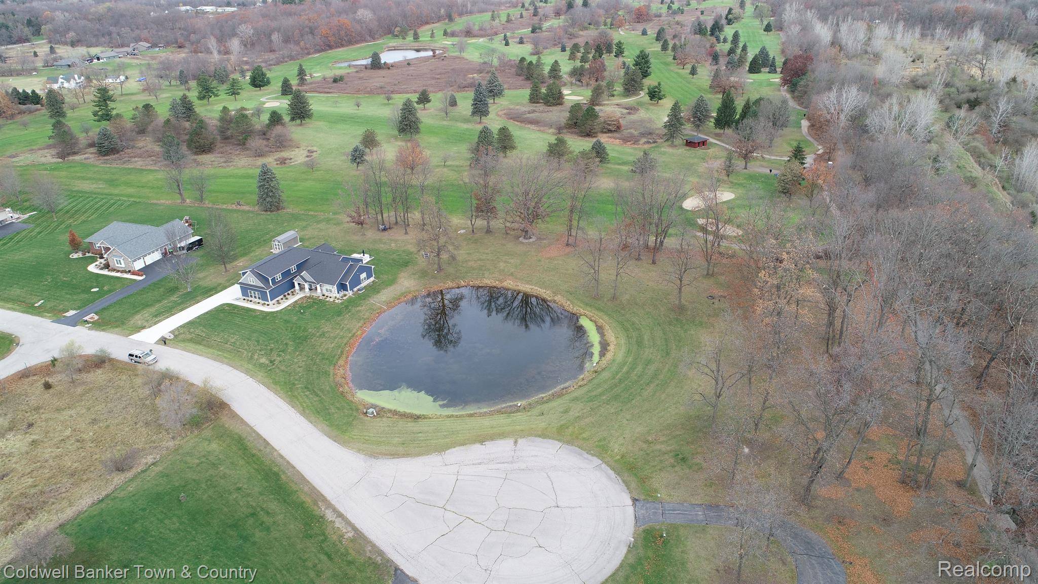 Howell, MI 48855,471 DAMA VIEW COURT