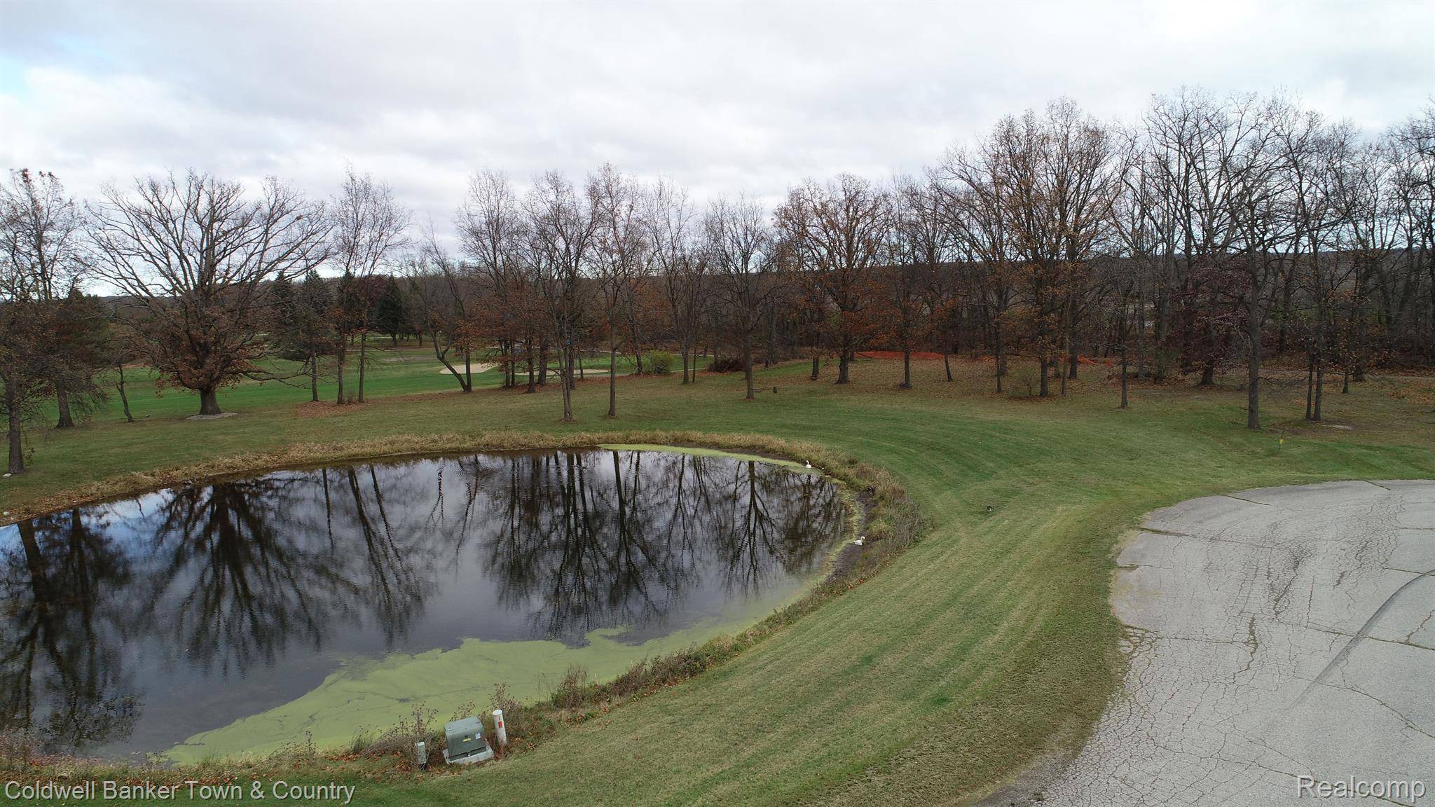 Howell, MI 48855,471 DAMA VIEW COURT