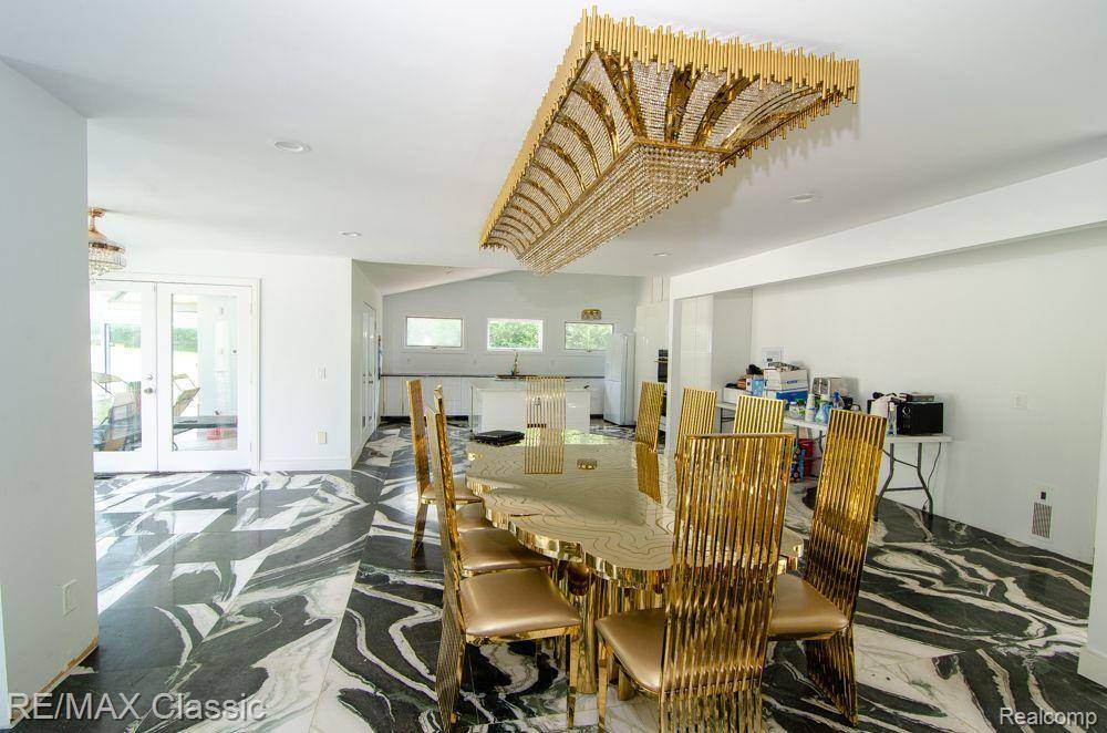 West Bloomfield, MI 48322,3865 STONECREST RD