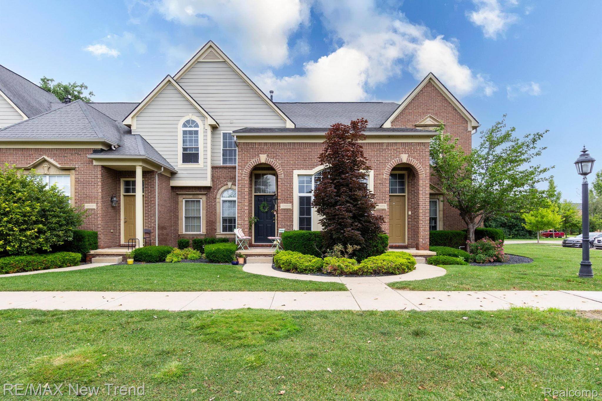 Canton, MI 48187,45929 GRAYSTONE LN