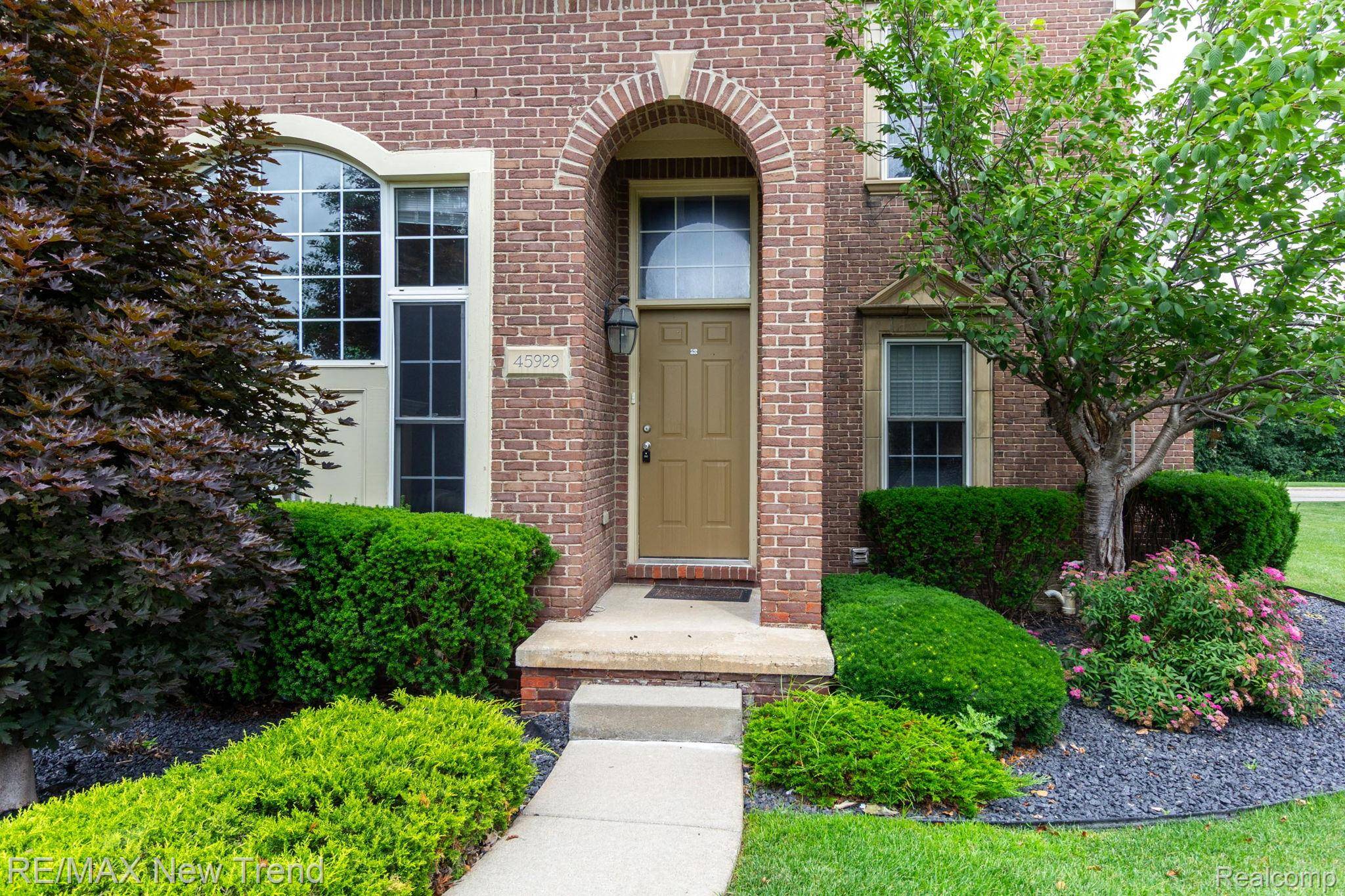 Canton, MI 48187,45929 GRAYSTONE LN