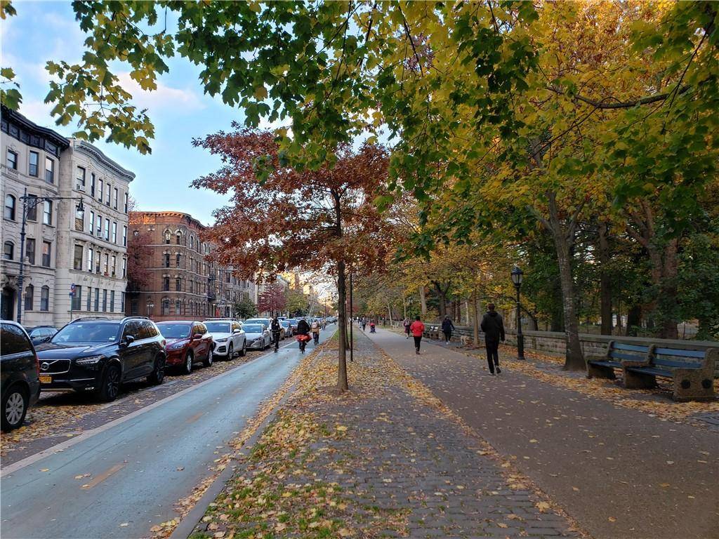 Brooklyn, NY 11215,176 Prospect Park West