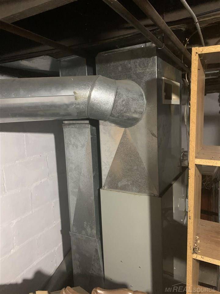 MI 48060,1203 Varney ST