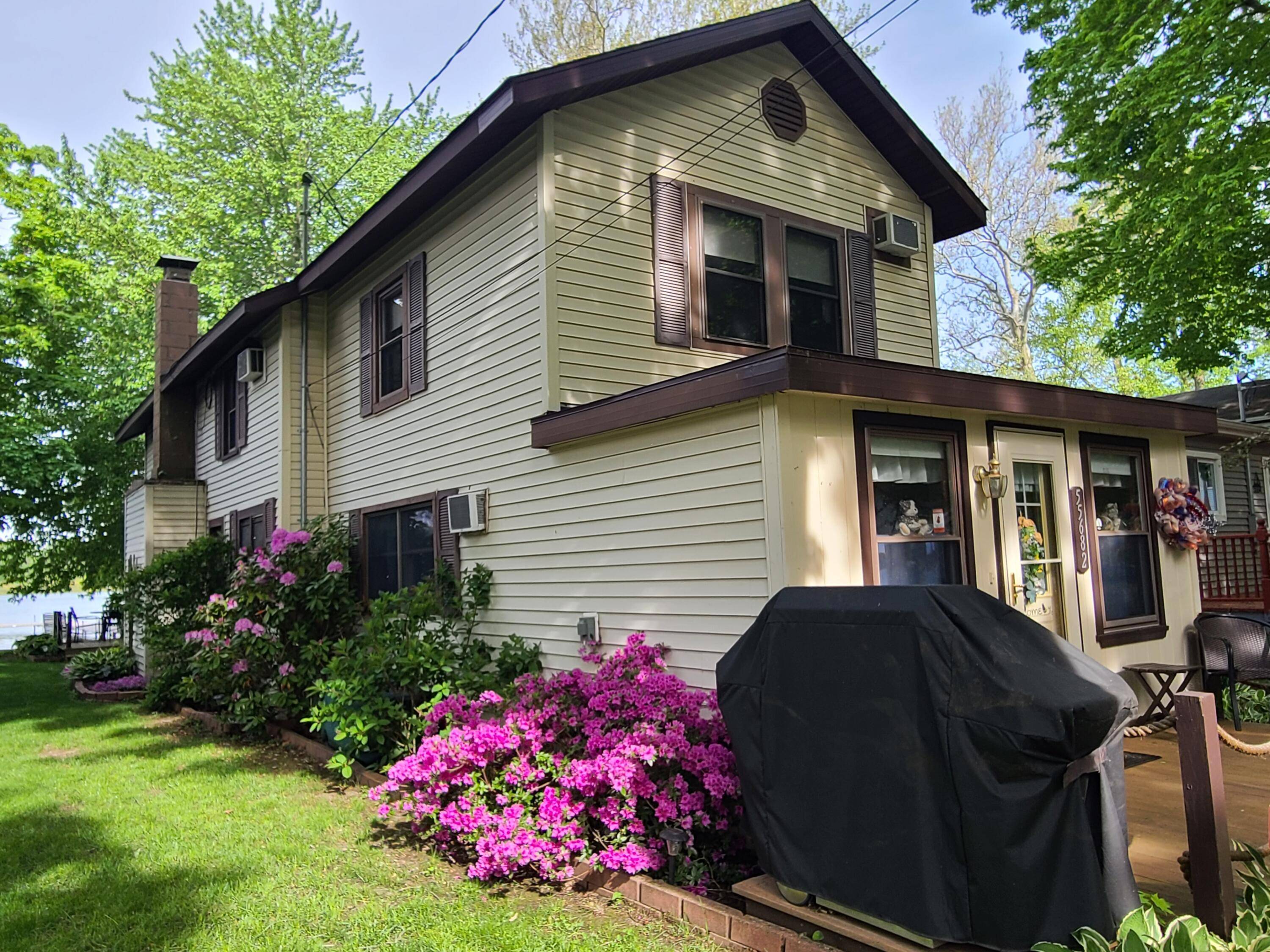 Dowagiac, MI 49047,55682 Indian Lake RD