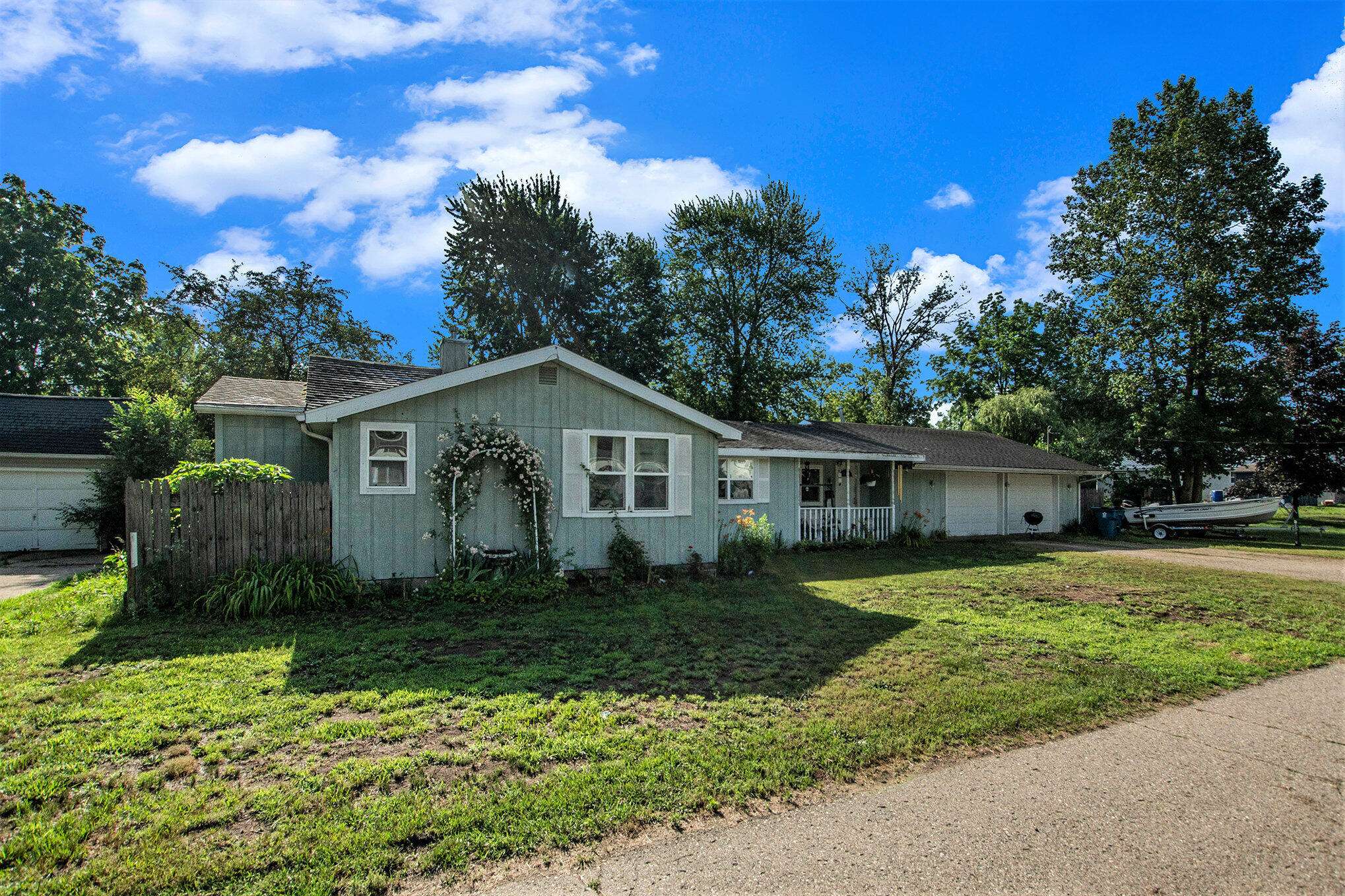 Bangor, MI 49013,1021 First ST