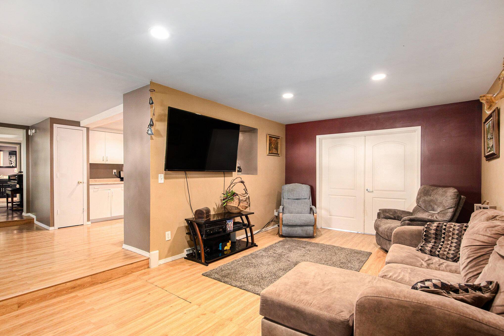 Bangor, MI 49013,1021 First ST