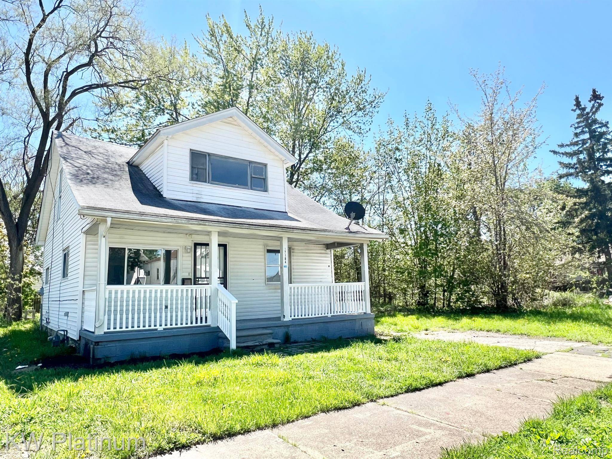 Detroit, MI 48224,17184 DETROIT ST