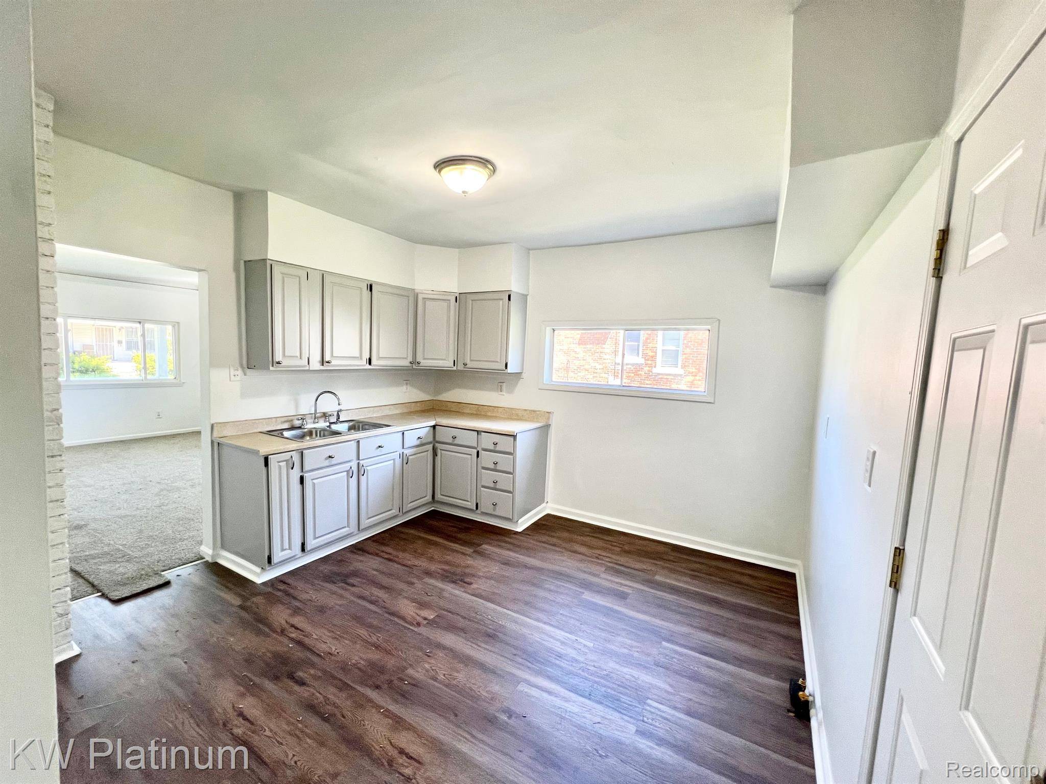 Detroit, MI 48224,17184 DETROIT ST