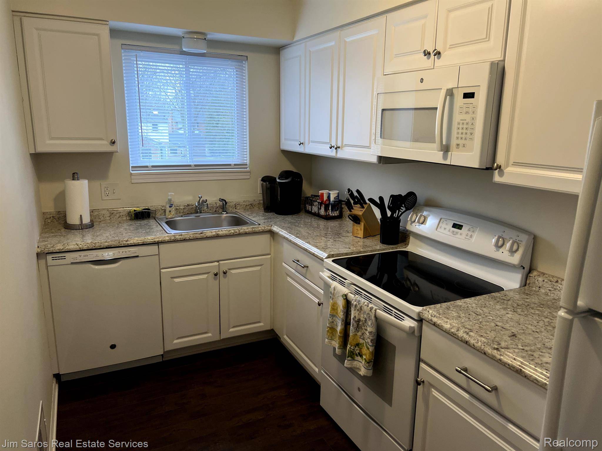 Grosse Pointe, MI 48230,906 NEFF RD