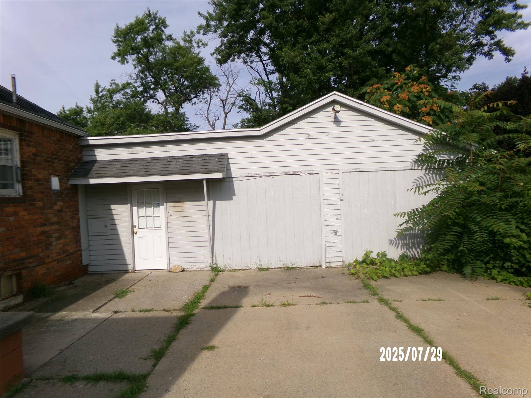 Burton, MI 48519,3052 S CENTER RD