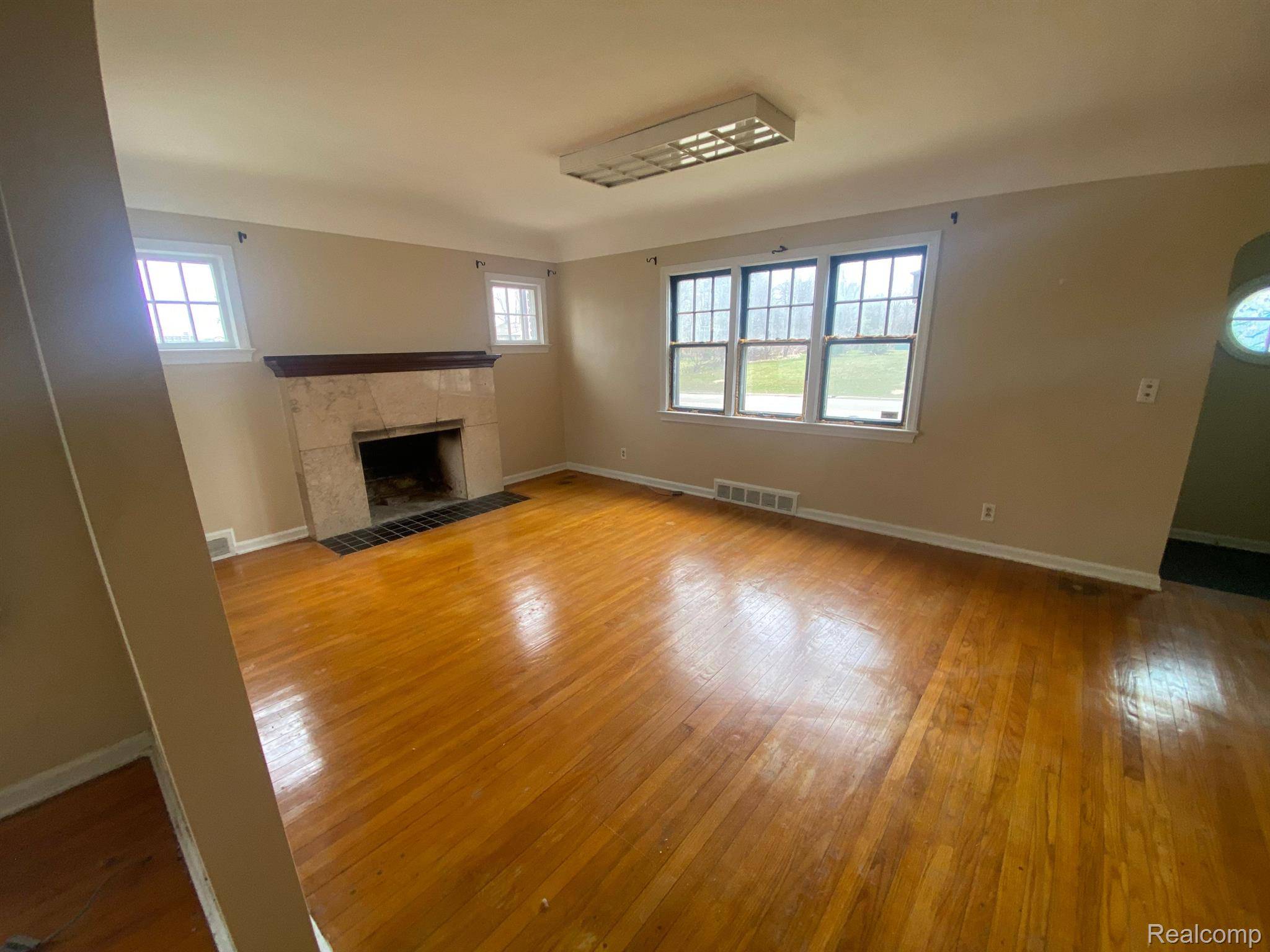 Burton, MI 48519,3052 S CENTER RD