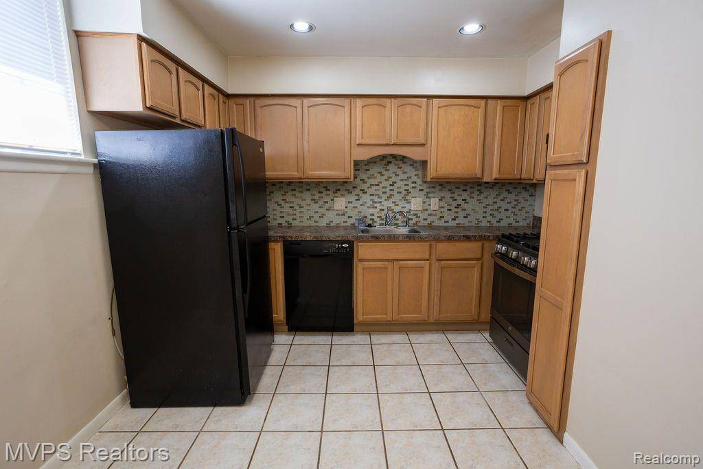 Sterling Heights, MI 48312,8230 CRESTVIEW DR #A1